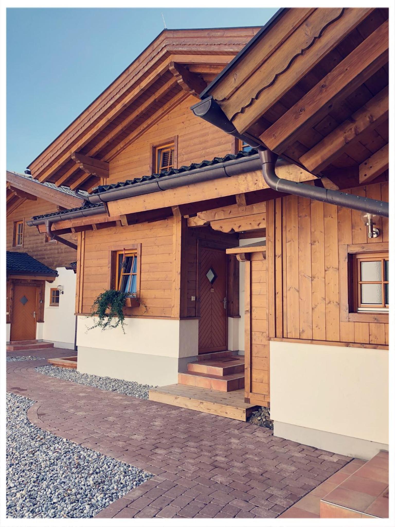 Dorfchalets & Apartments - in Kaprun centre including FREE entry Tauern Spa and Summer Card