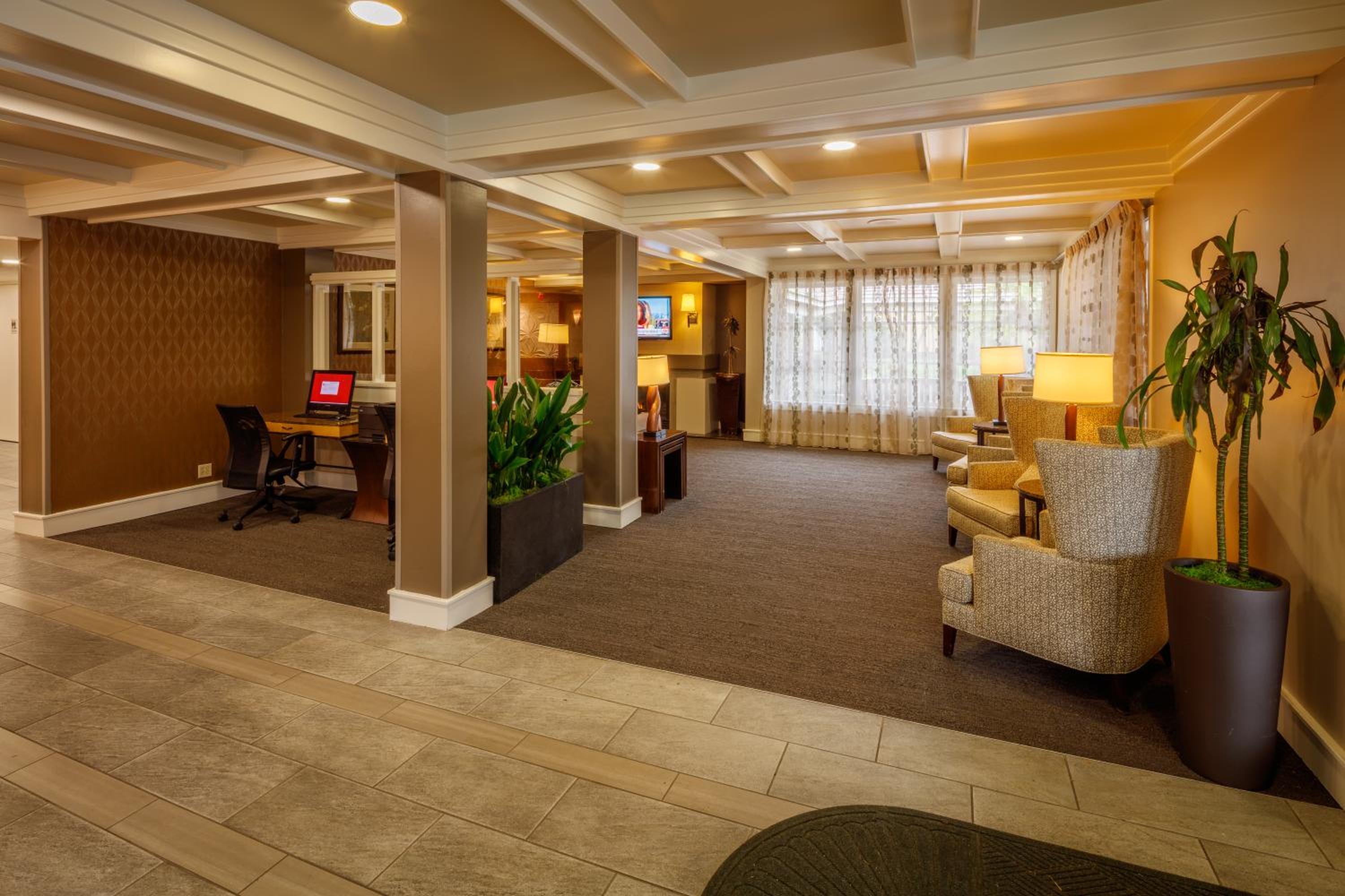 Seattle Vacations - Red Lion Hotel Bellevue - Property Image 3