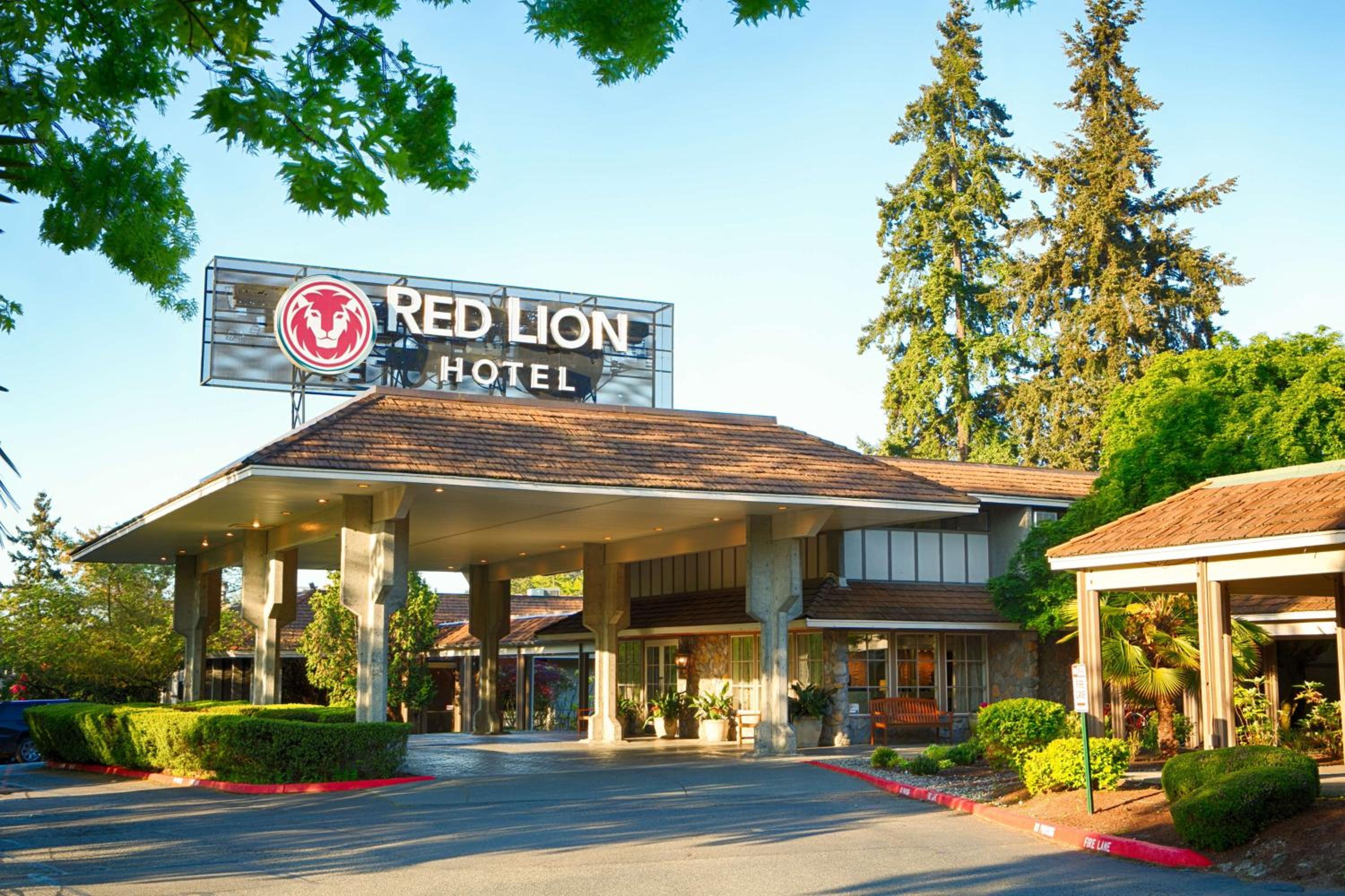 Seattle Vacations - Red Lion Hotel Bellevue - Property Image 1