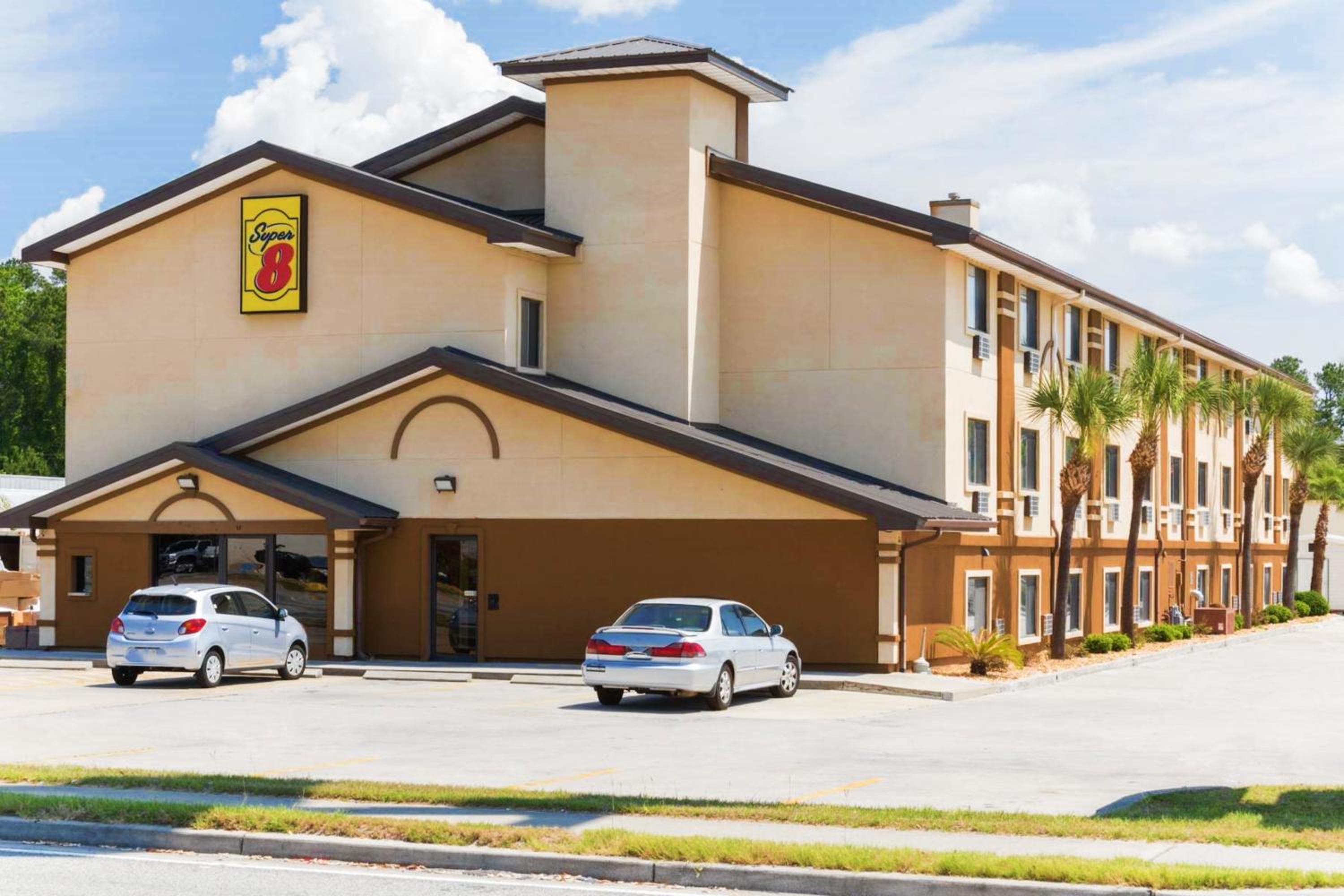 Super 8 by Wyndham Brunswick/St Simons Island Area view 2