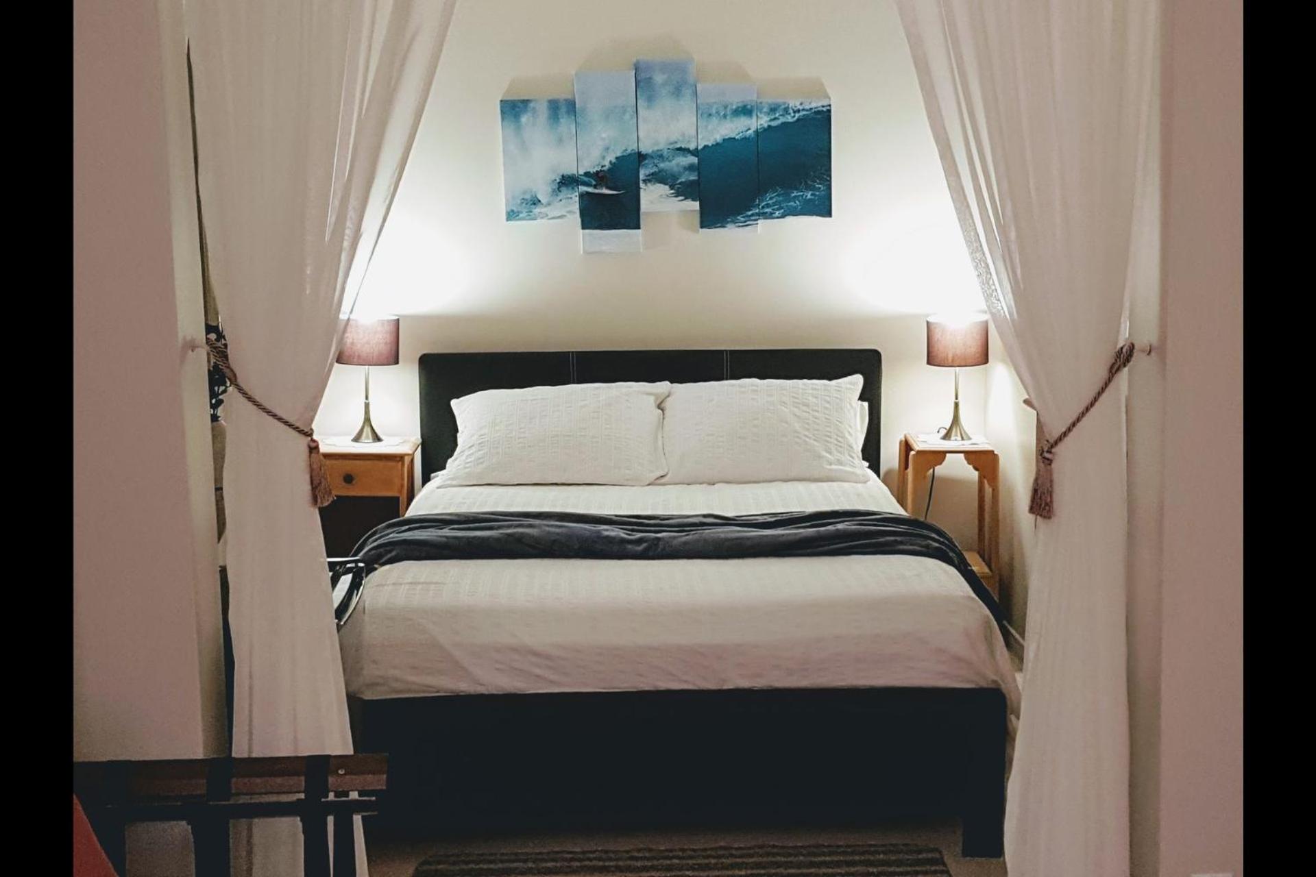 Kokomo INN Bed and Breakfast Ottawa-Gatineau's Only Tropical Riverfront B&B on the National Capital Cycling Pathway Route Verte #1 - for Adults Only - Cham