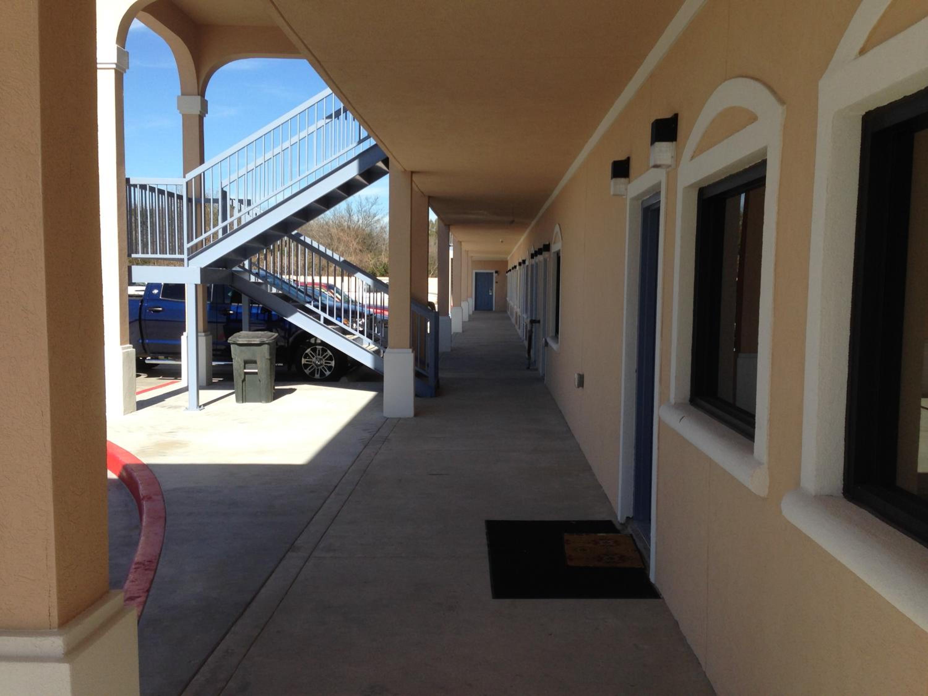 Photo 12