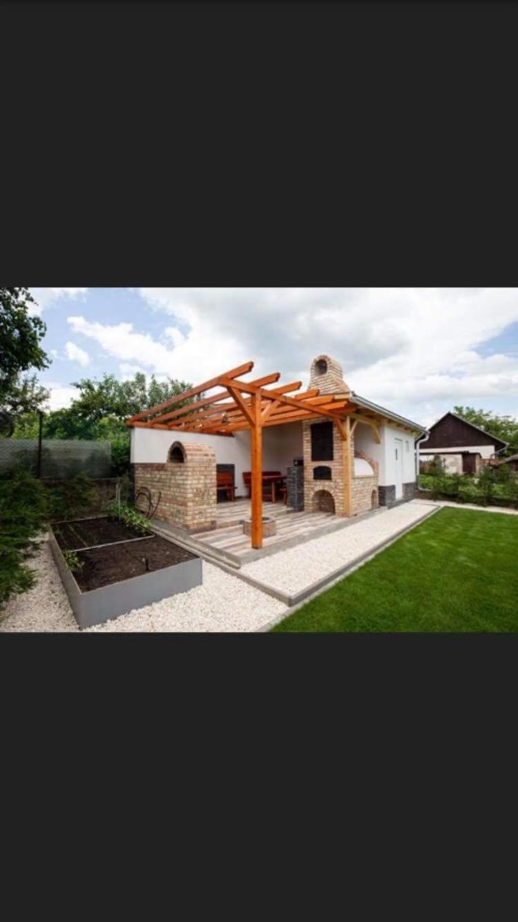Juhar Wellness vendégház view 3