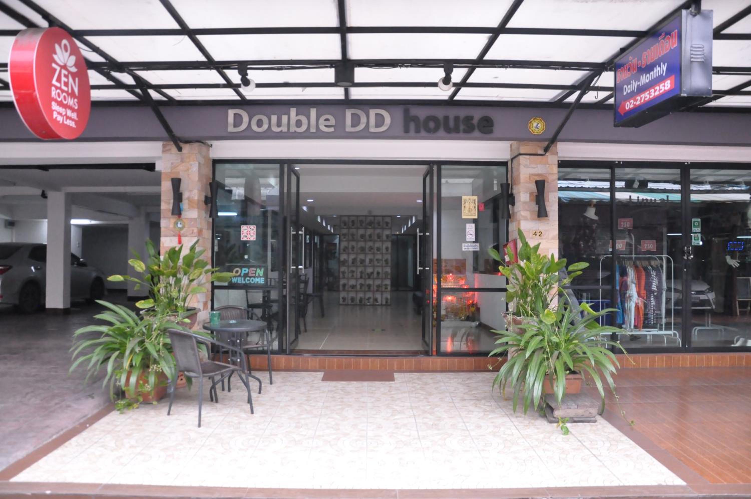 Hotel Double DD House at MRT Sutthisarn - Image 1