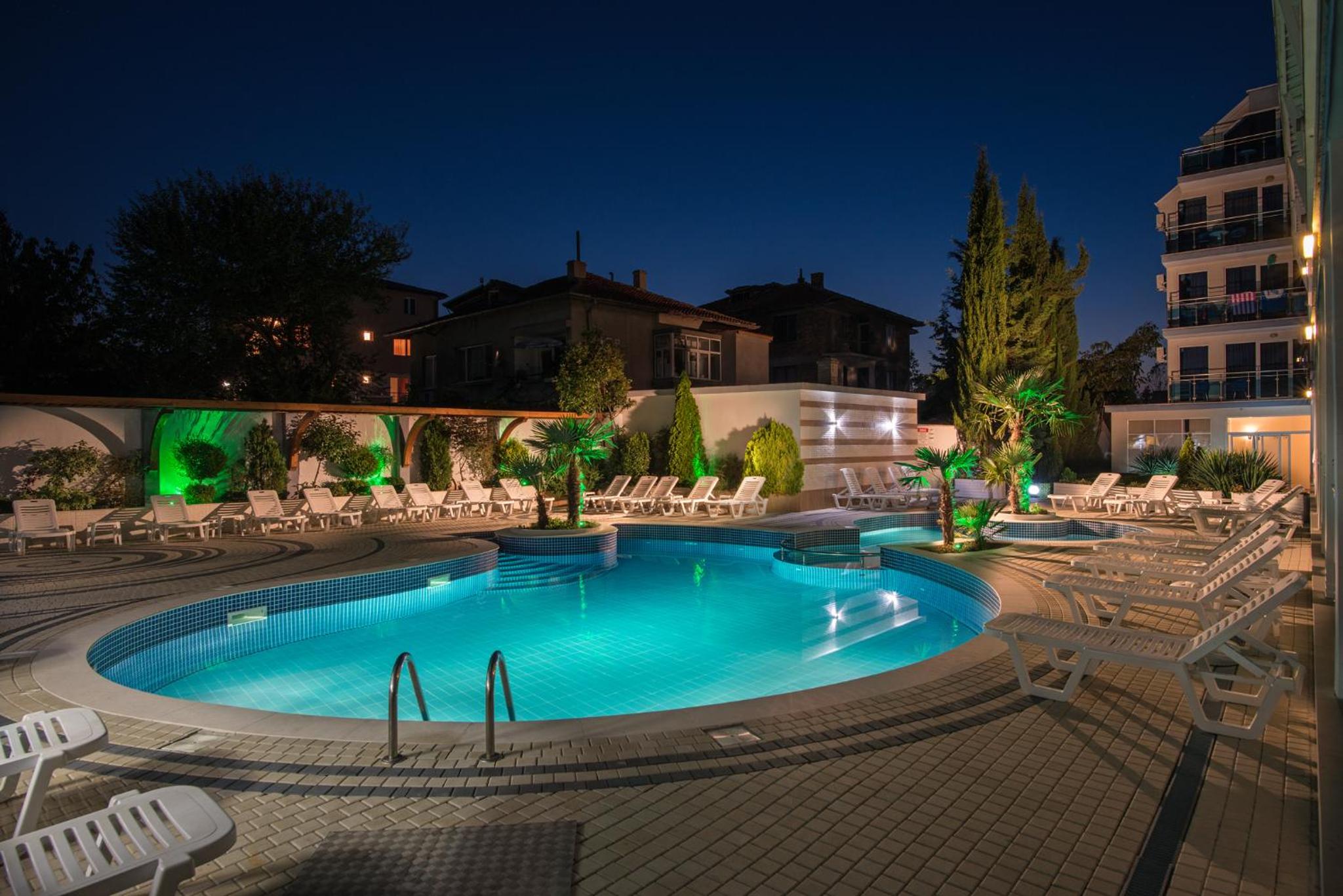 swimming pool
