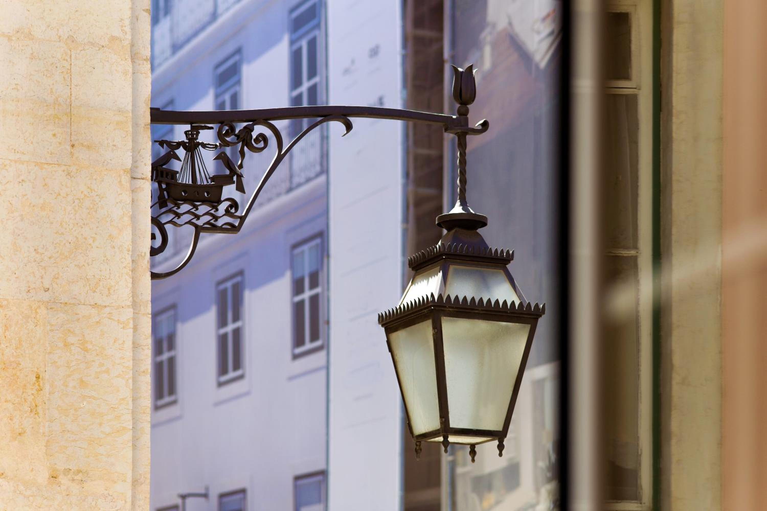 Lost Lisbon :: Chiado House