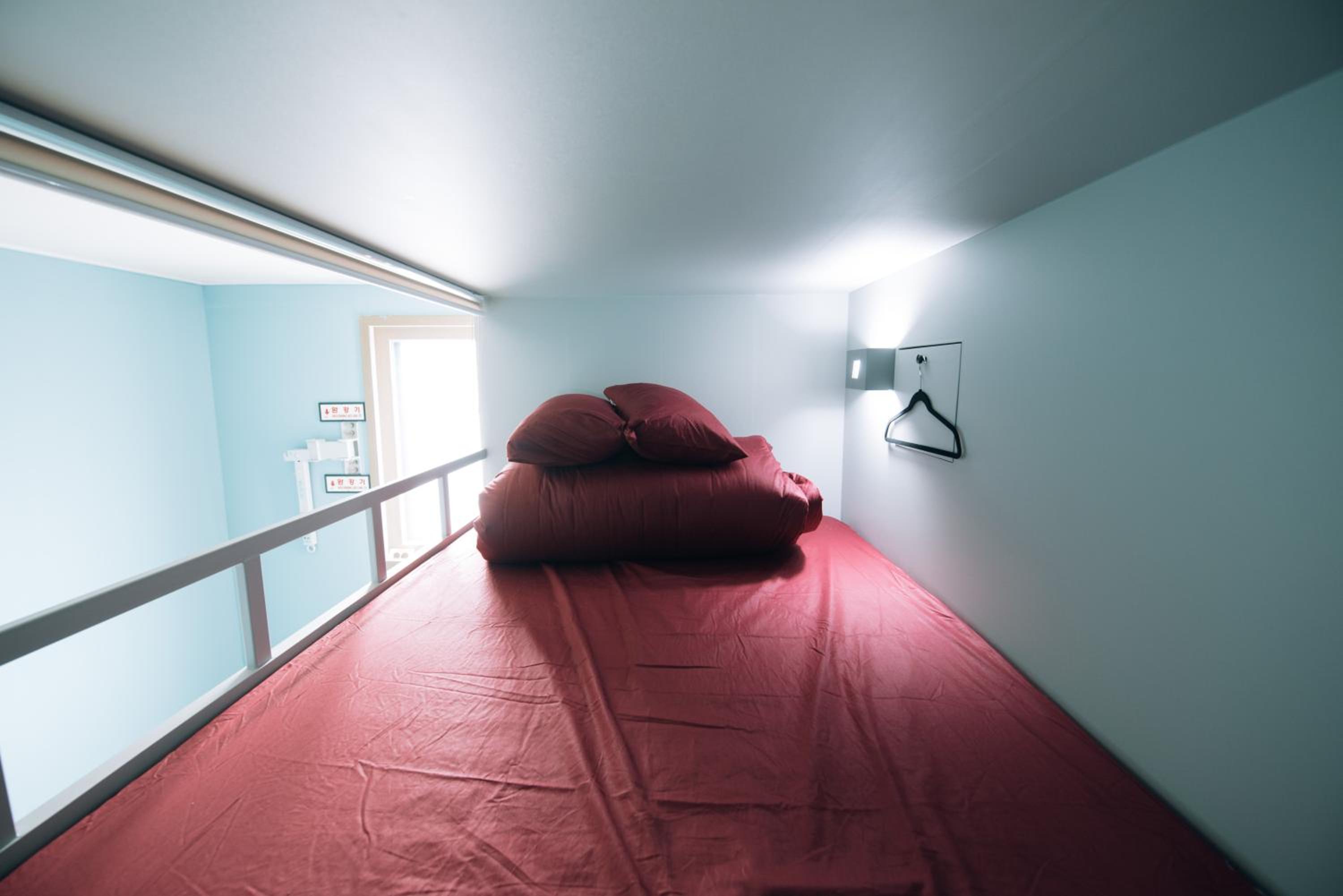 Midtown Hostel 126