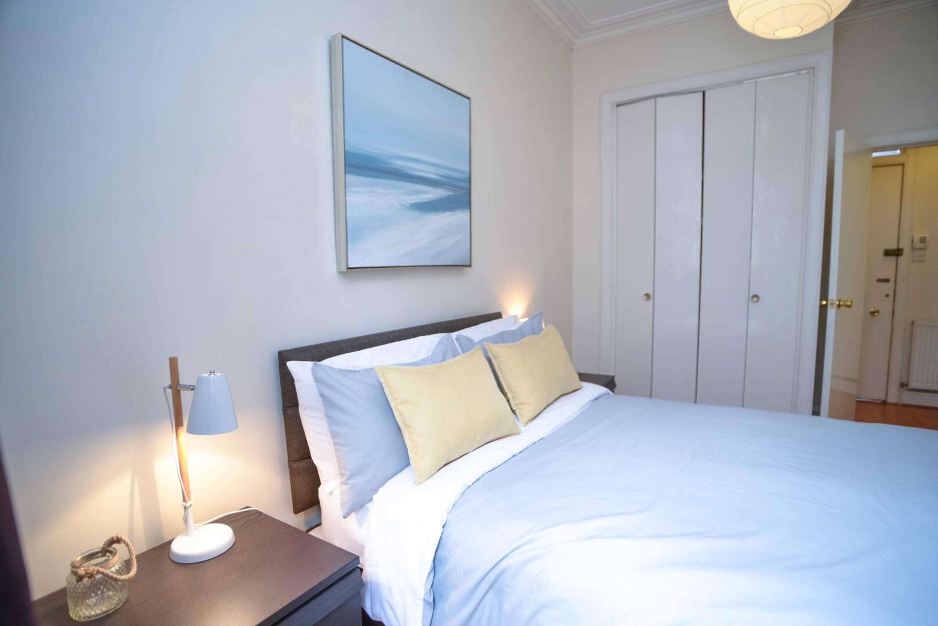 Modern Flat in Rosemount/City Centre