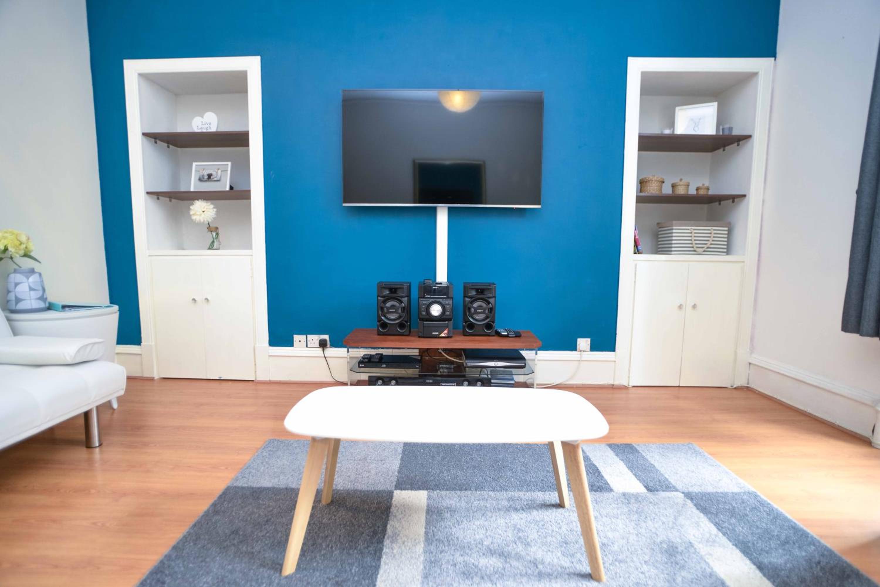 Modern Flat in Rosemount/City Centre