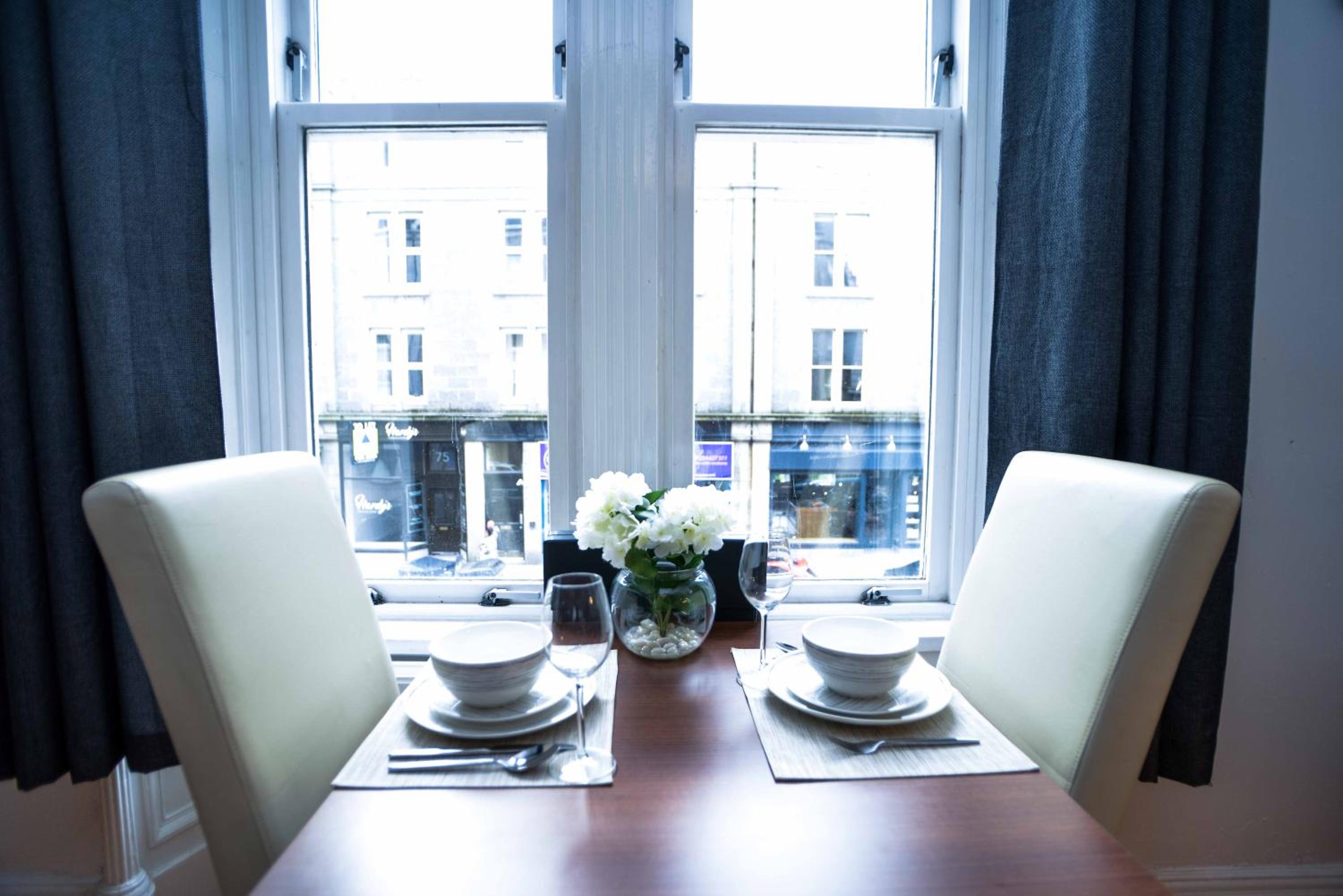 Modern Flat in Rosemount/City Centre