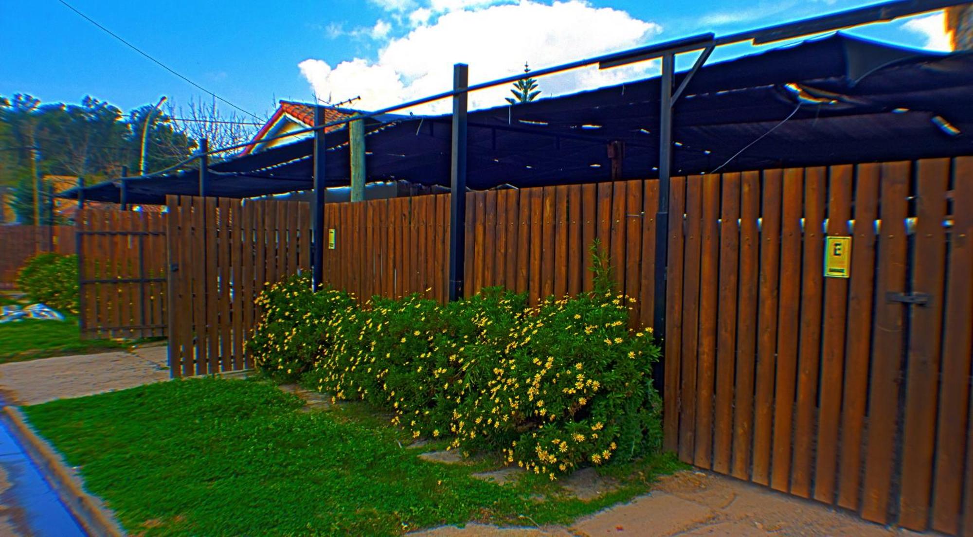 Bernie's Bed & Breakfast , A 3 KILOMETROS DEL AEROP EZEIZA, VAN ,IN-OUT, FREE EZEIZA AIRPORT