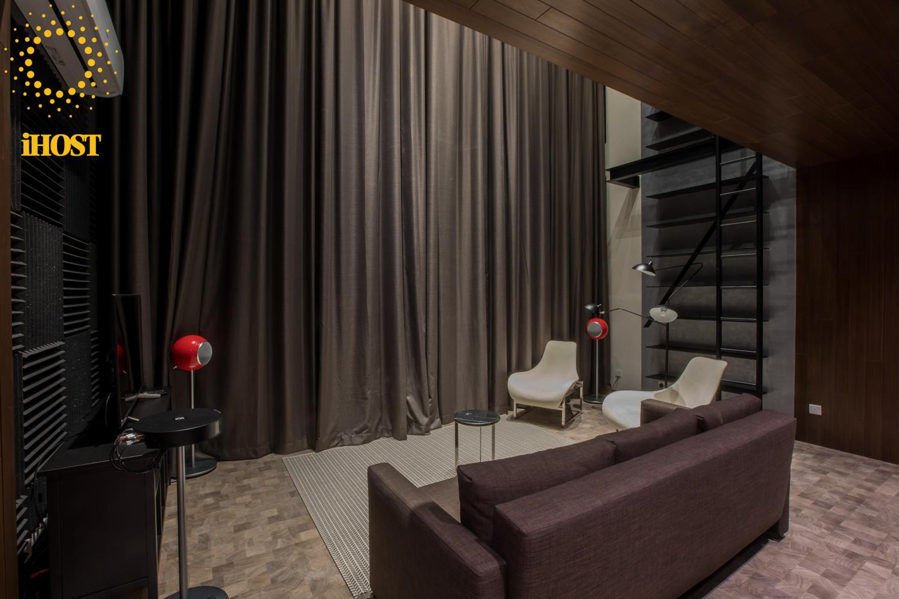 Expressionz Suites By iHost Global
