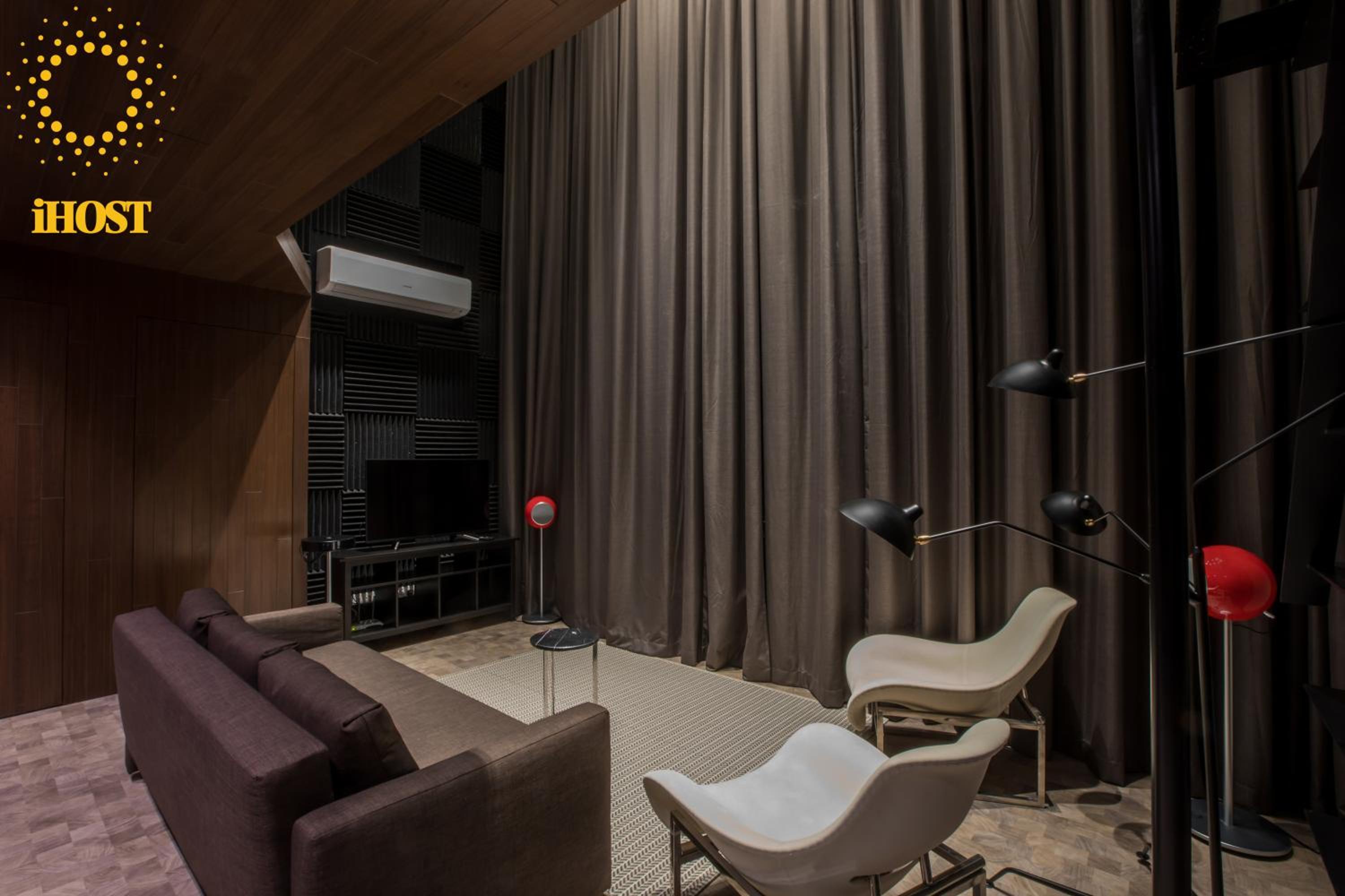 Expressionz Suites By iHost Global