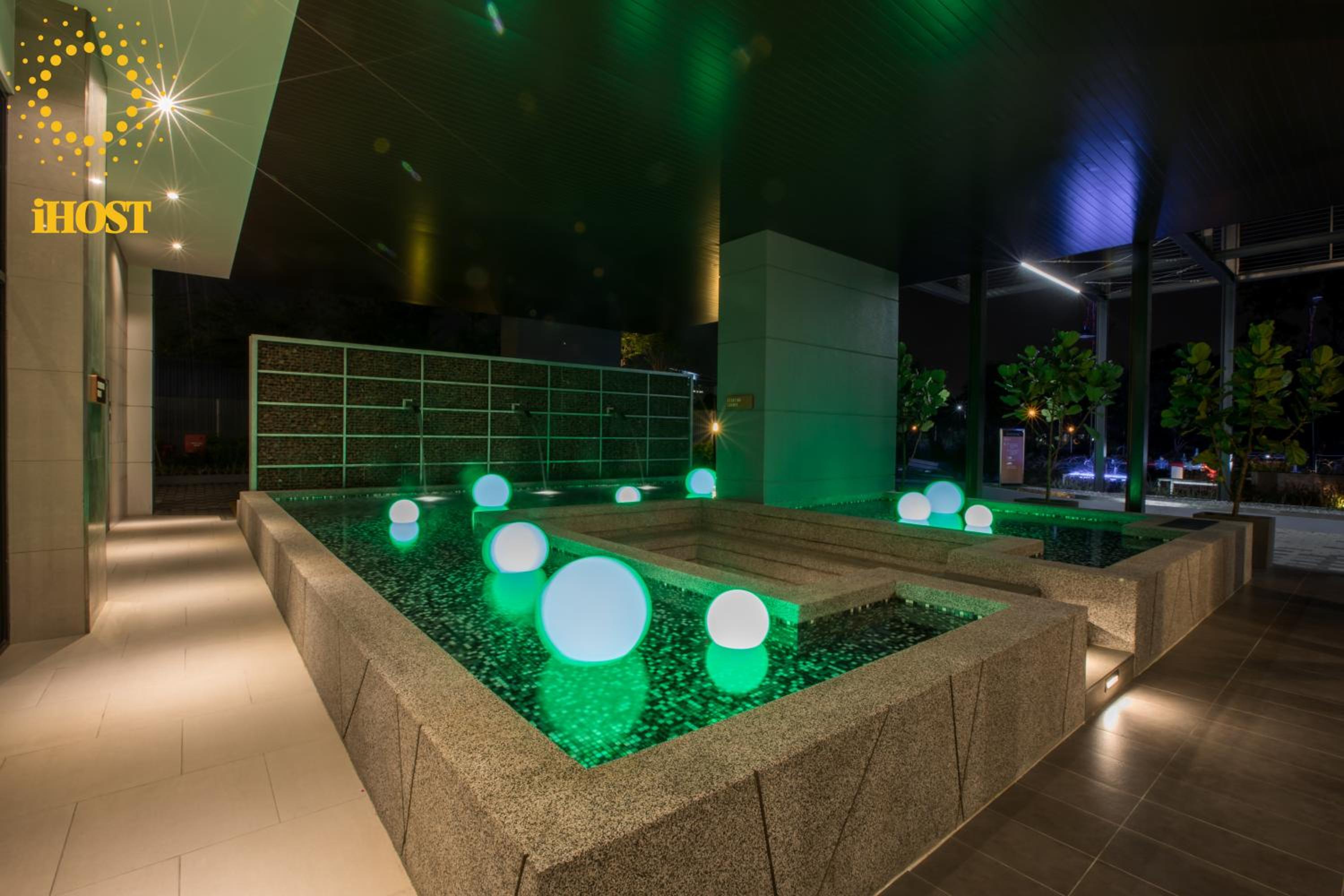 Expressionz Suites By iHost Global