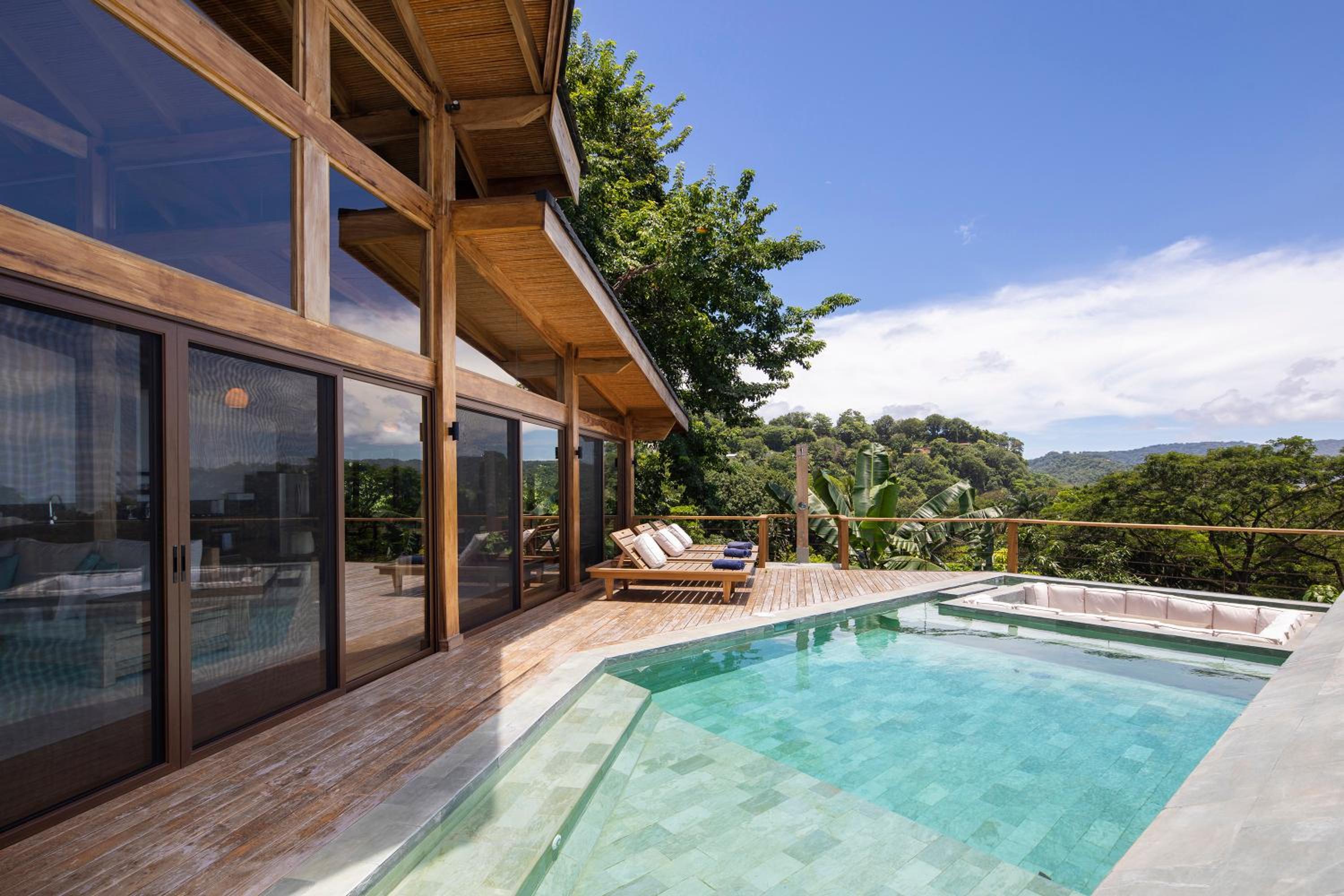 Spacious & Cozy Villa Melody view 2