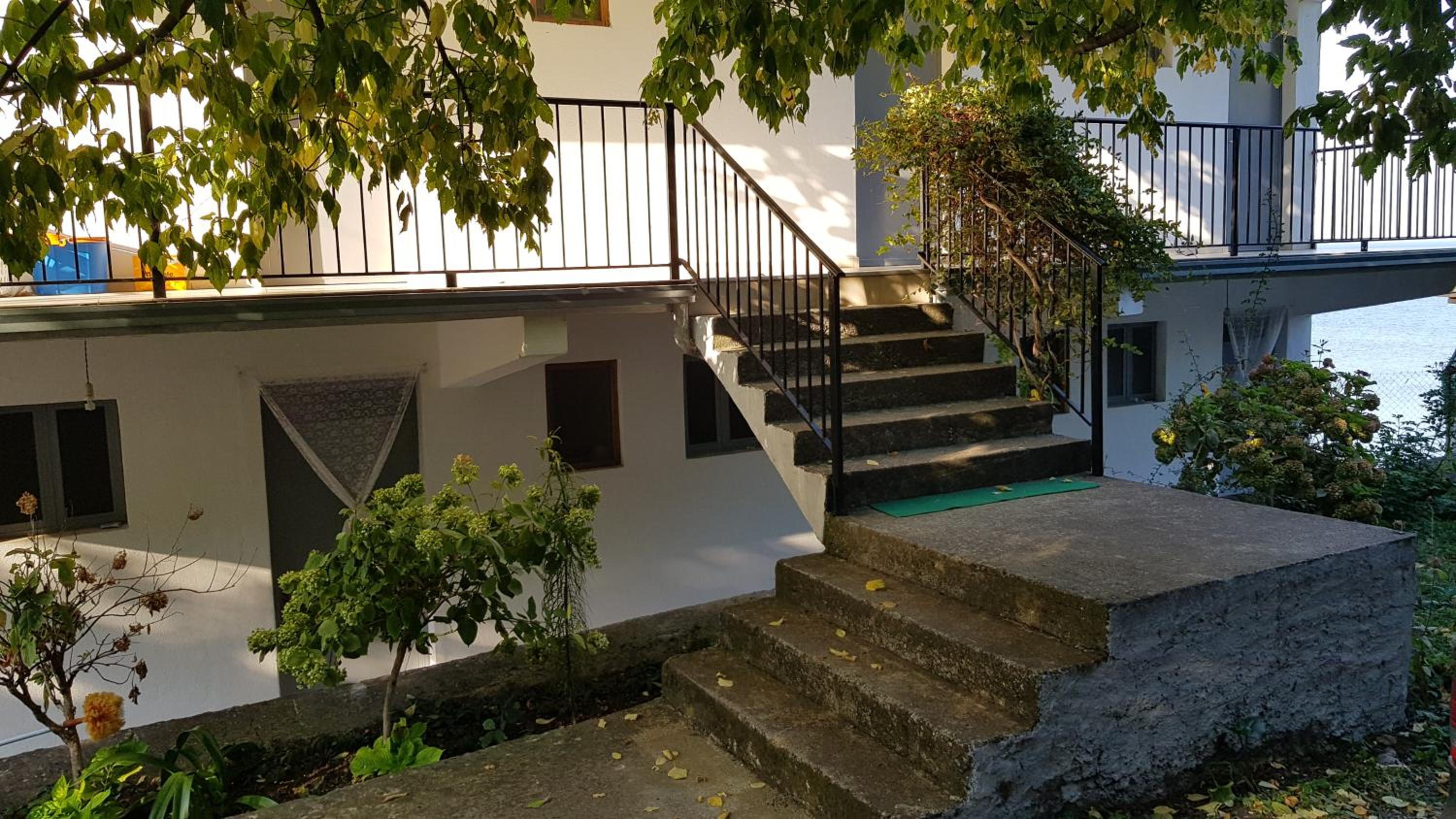 ROOMS balani