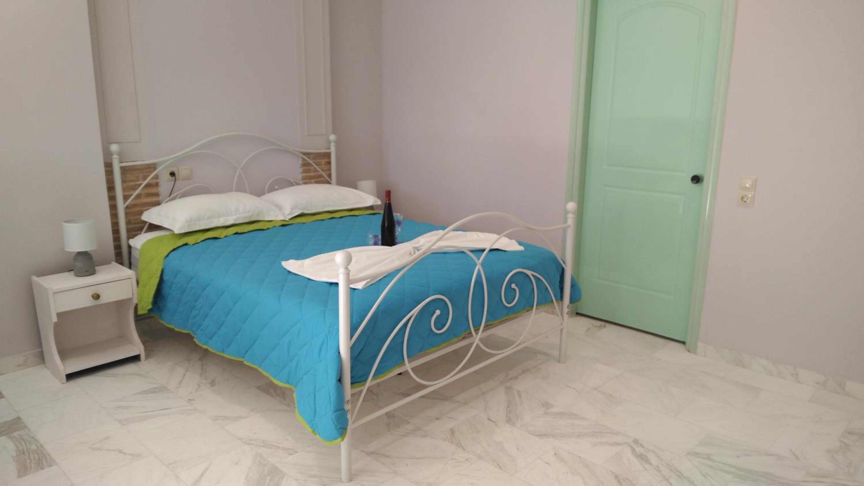 Dolce Vita Apartments - Spacious Renovated Apartments with Unique Decor Perfect for 4 in Laganas Ideal for Fun and Relaxation photo 5