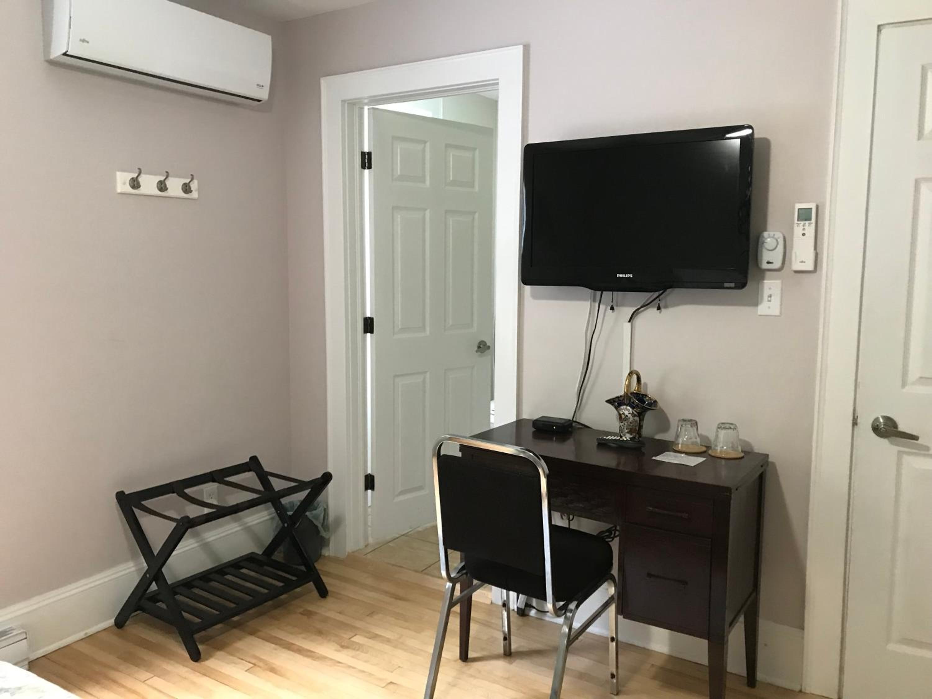 Big Axe Bed & Breakfast