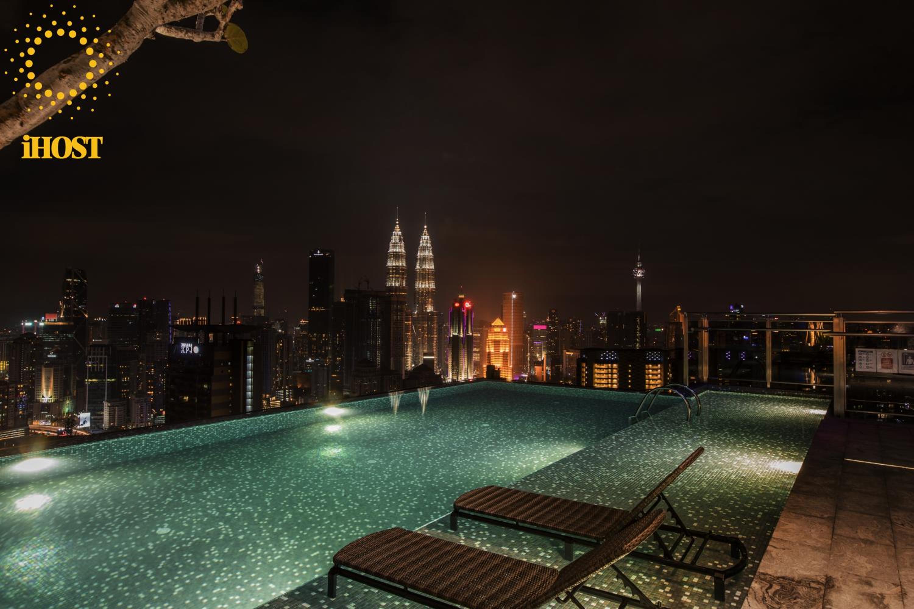 Expressionz 48th floor Sky Pool