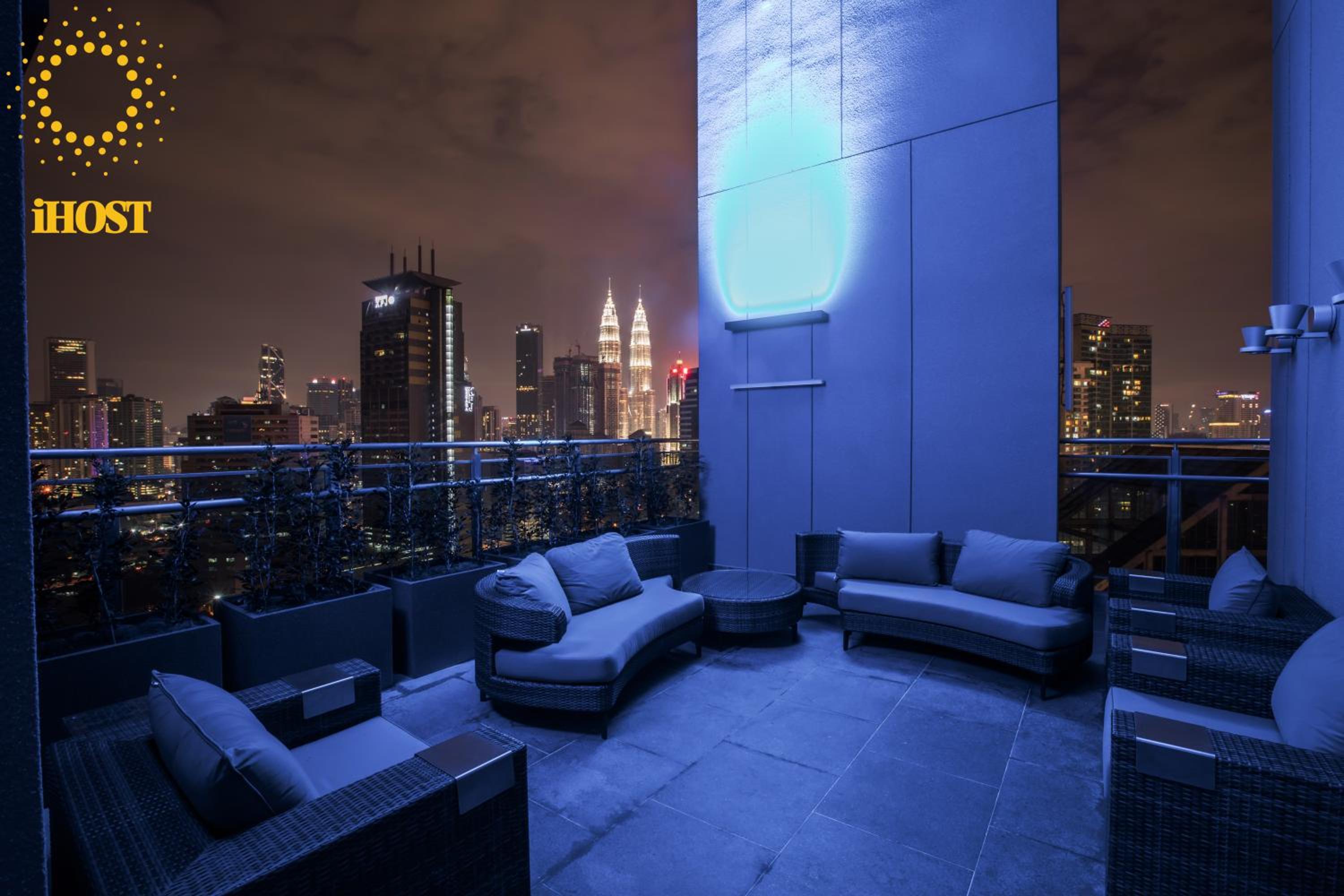 Expressionz 48th floor Sky Pool