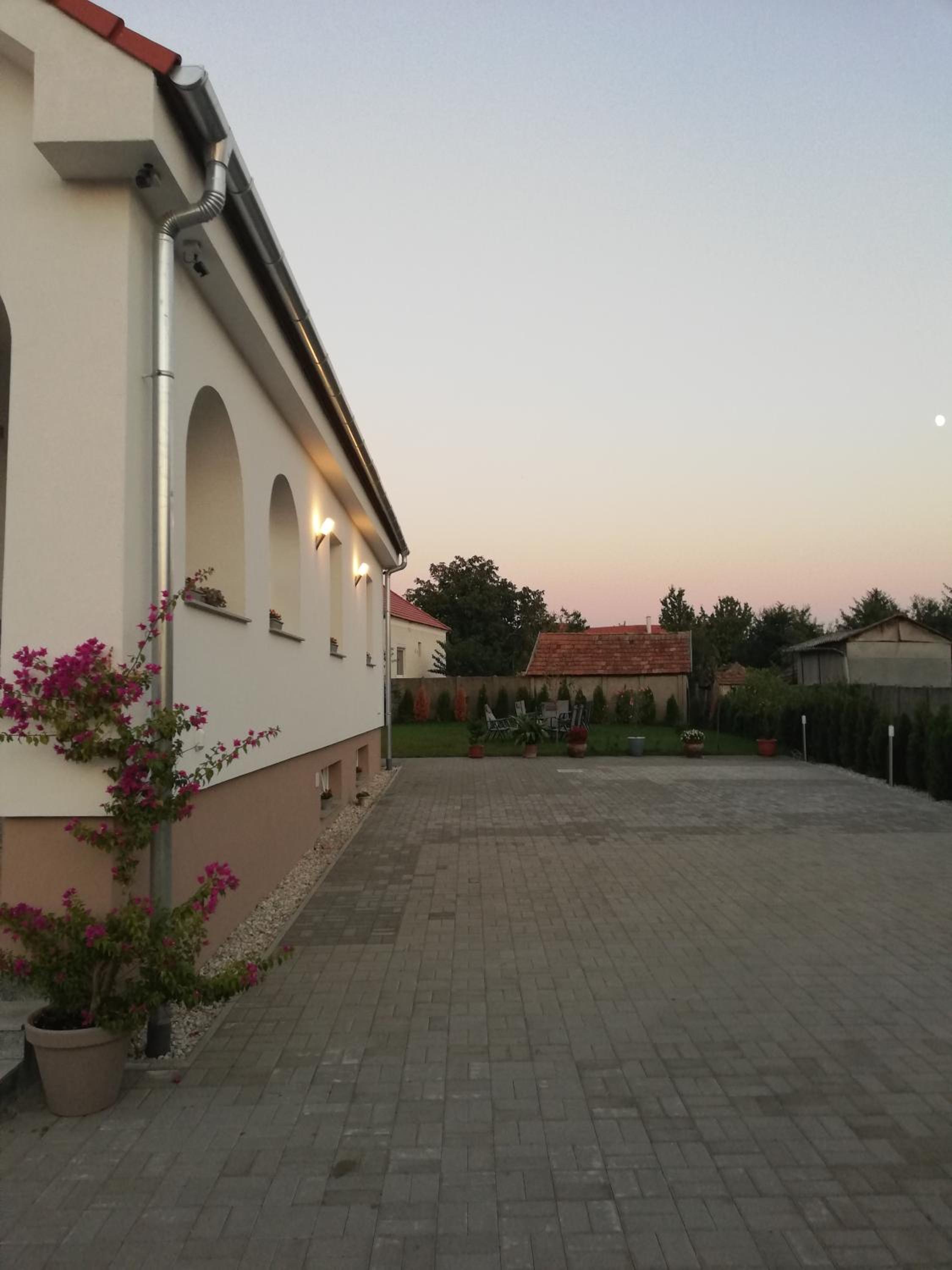 Photo 48
