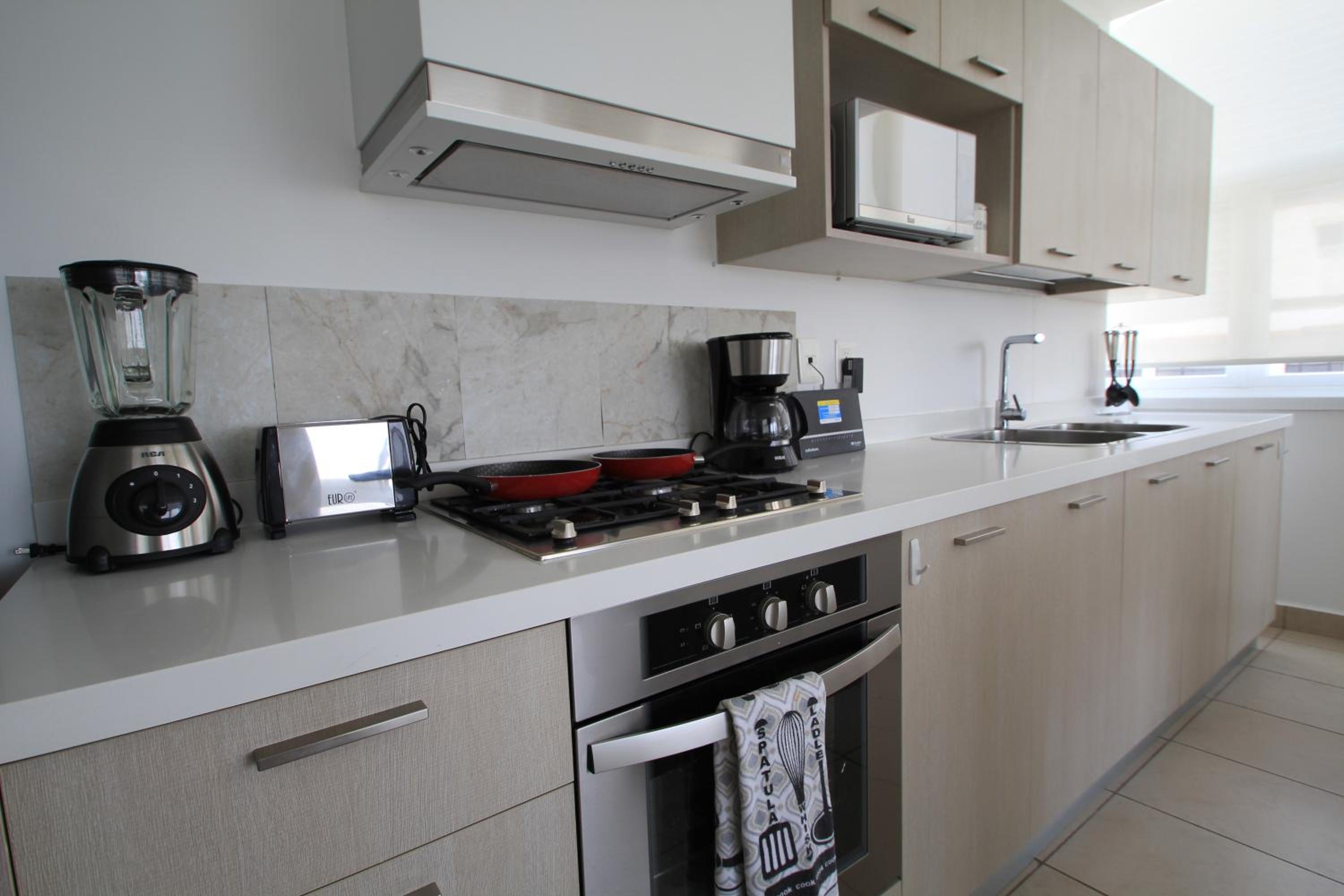Boutique Apartment Downtown 707 two bedrooms view 5