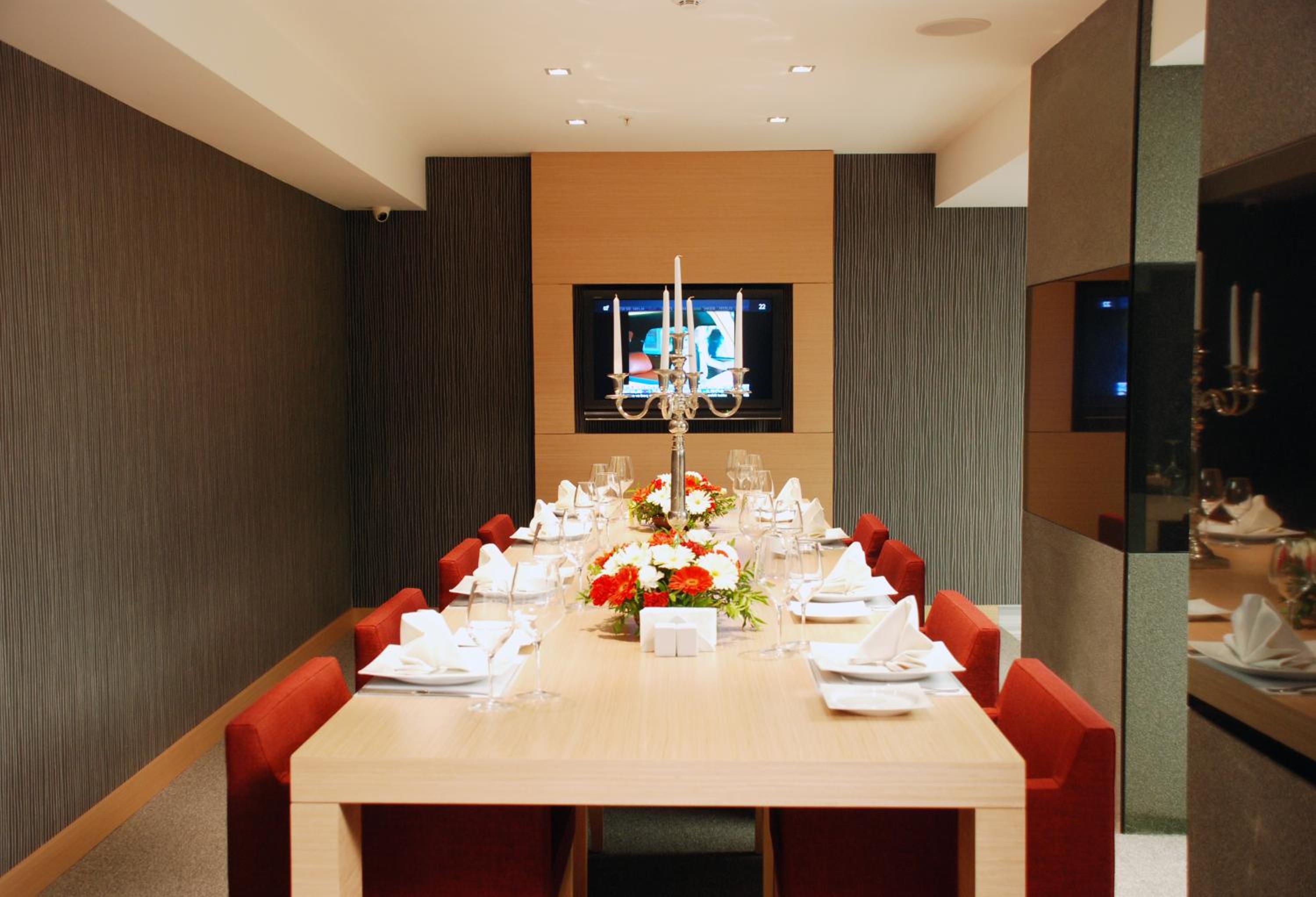 Met Hotel - Image 32