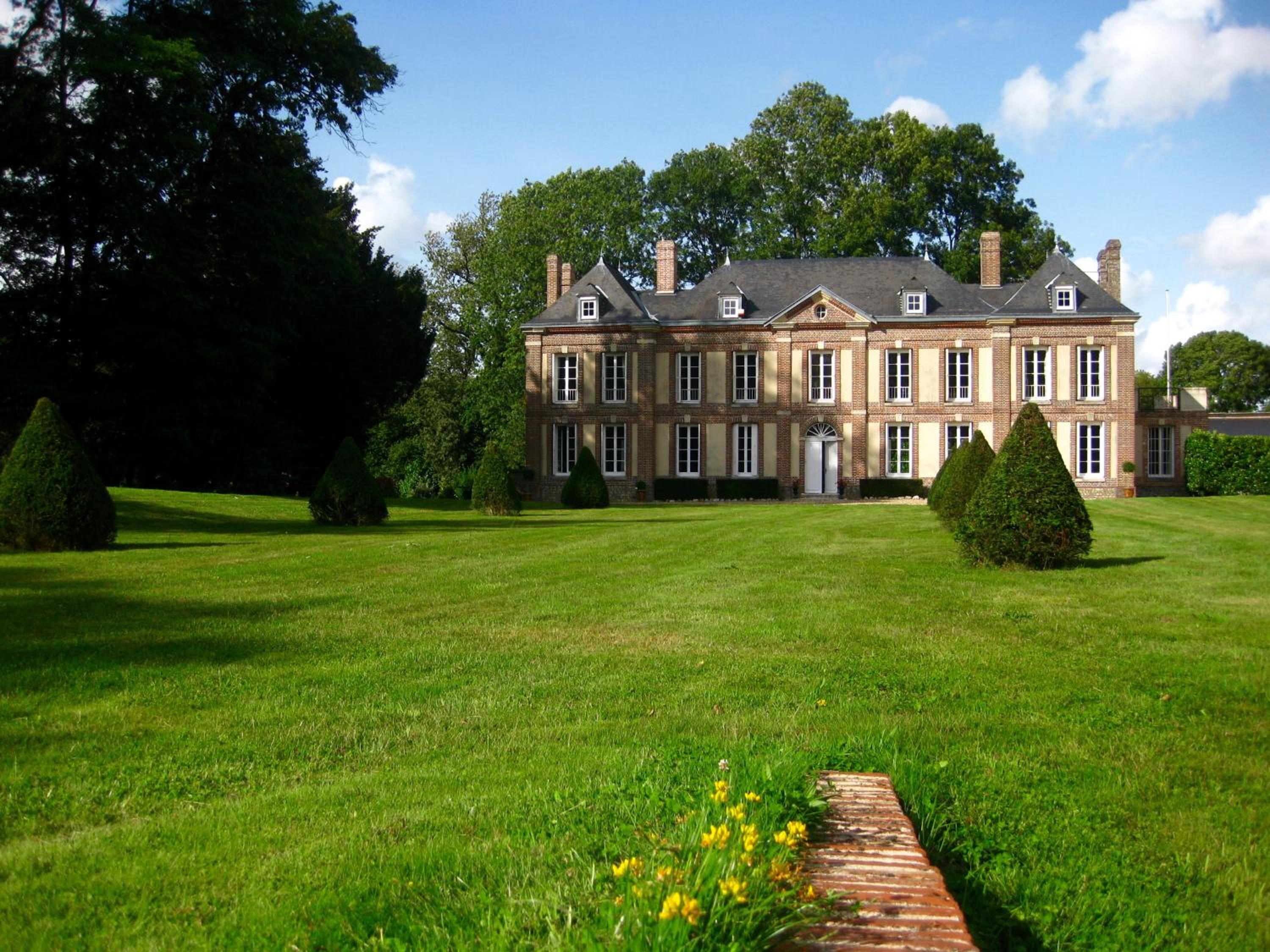 Château de Cleuville view 4