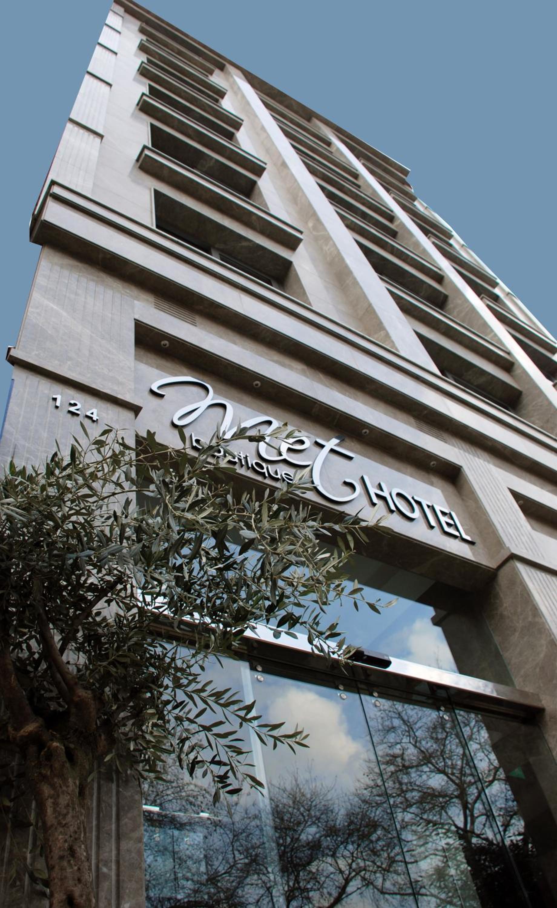 Met Hotel - Image 18