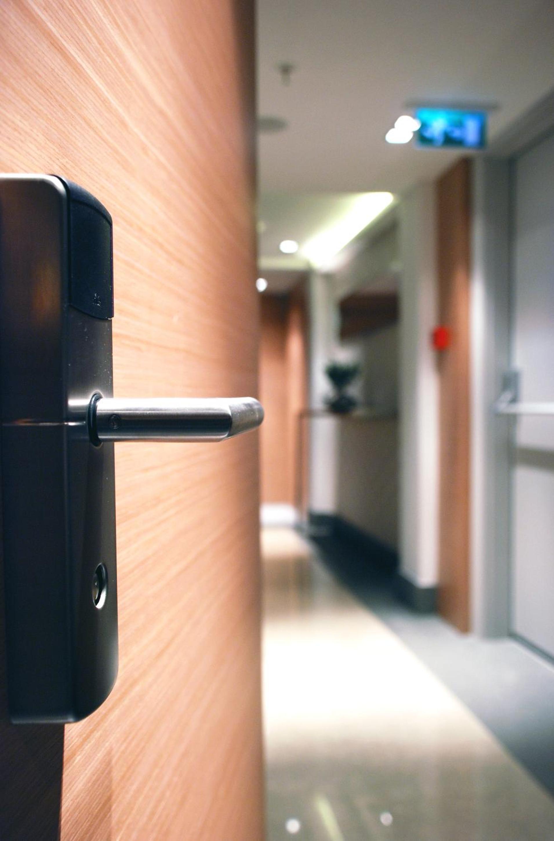 Met Hotel - Image 15