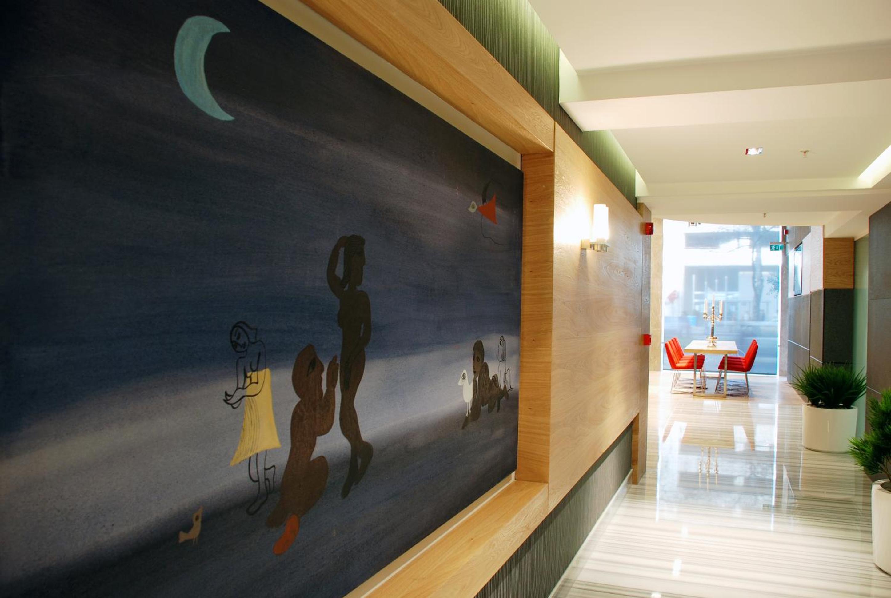 Met Hotel - Image 11