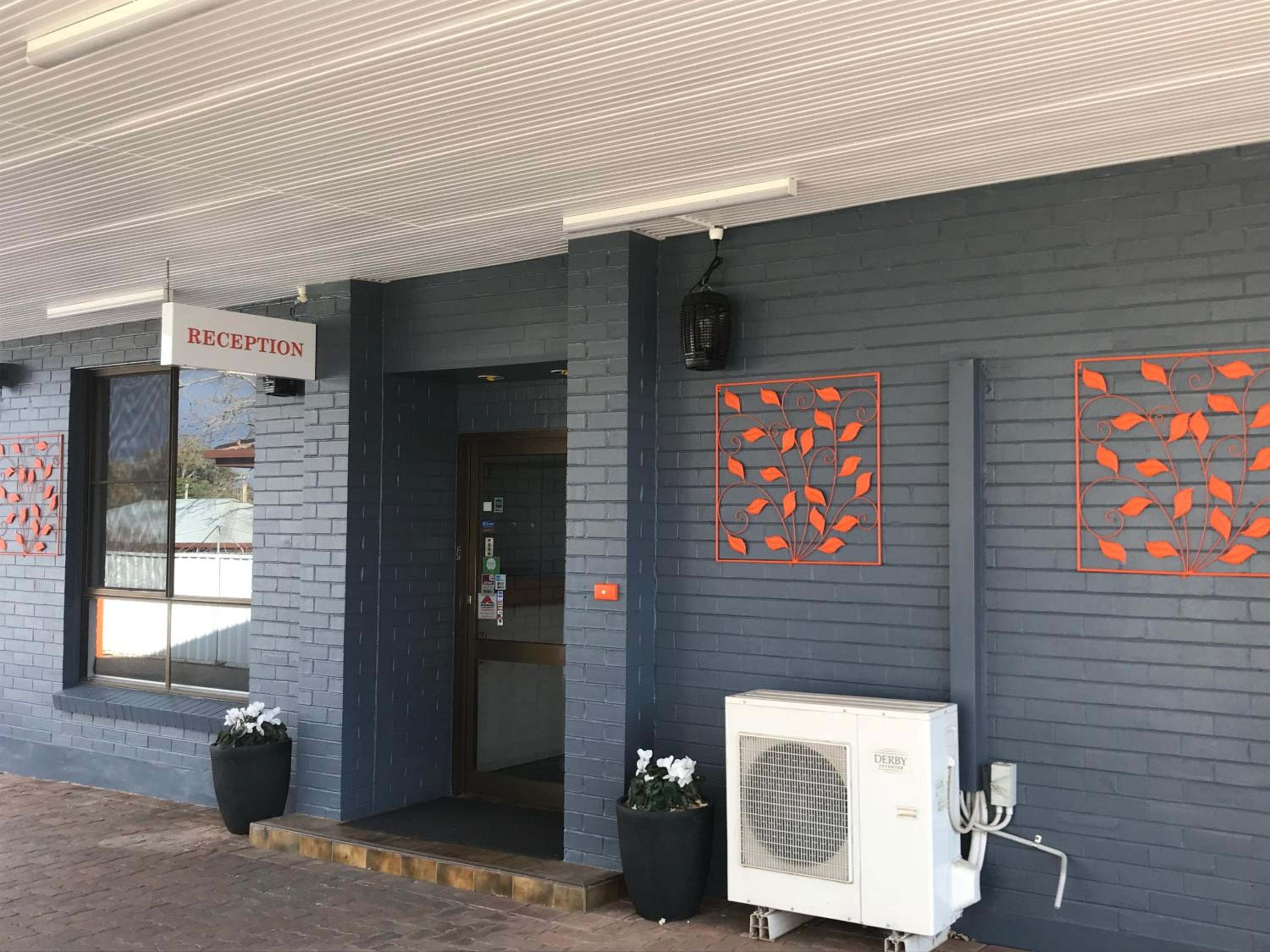 Moonraker Motor Inn
