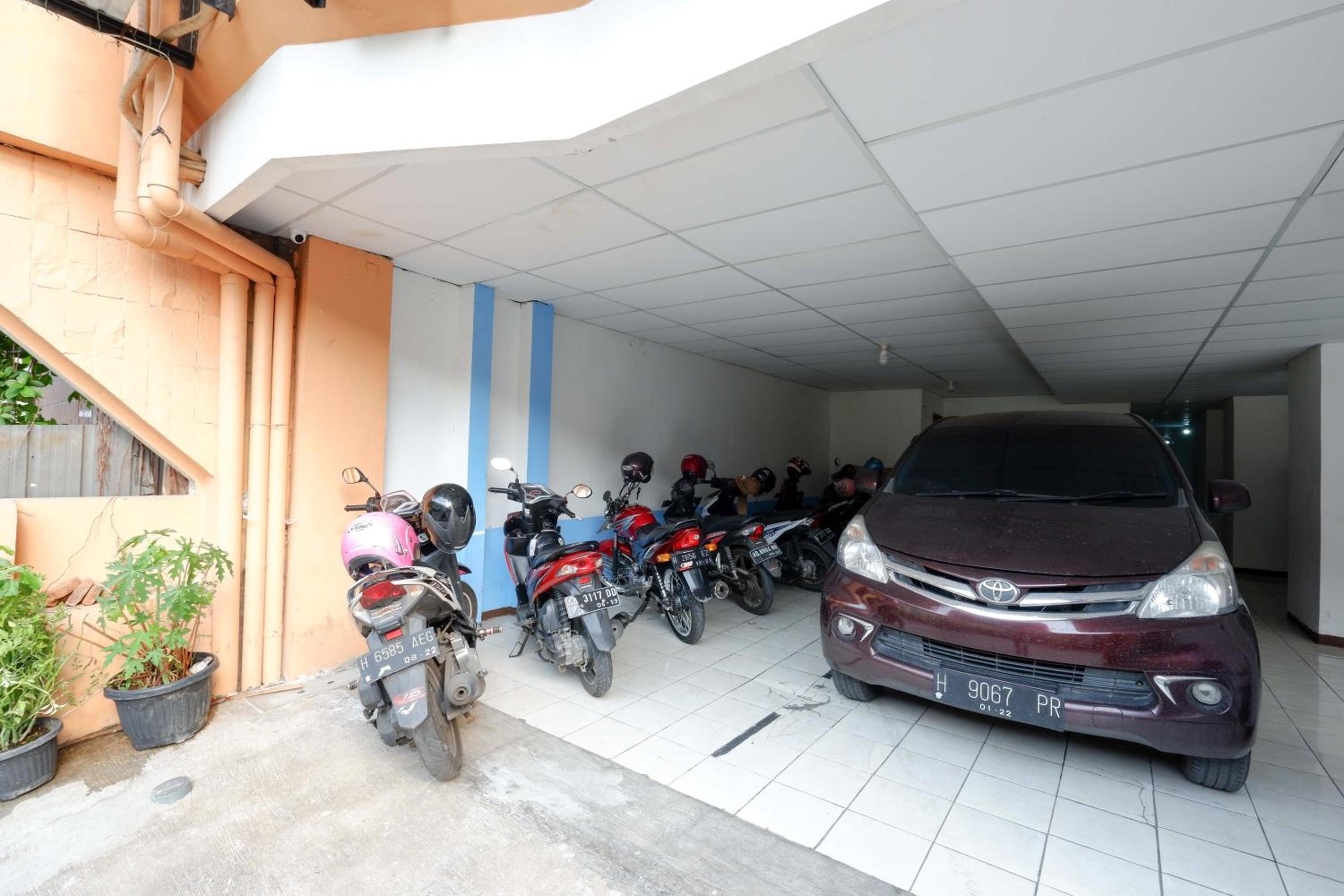 RedDoorz Near Kota Lama Semarang view 3