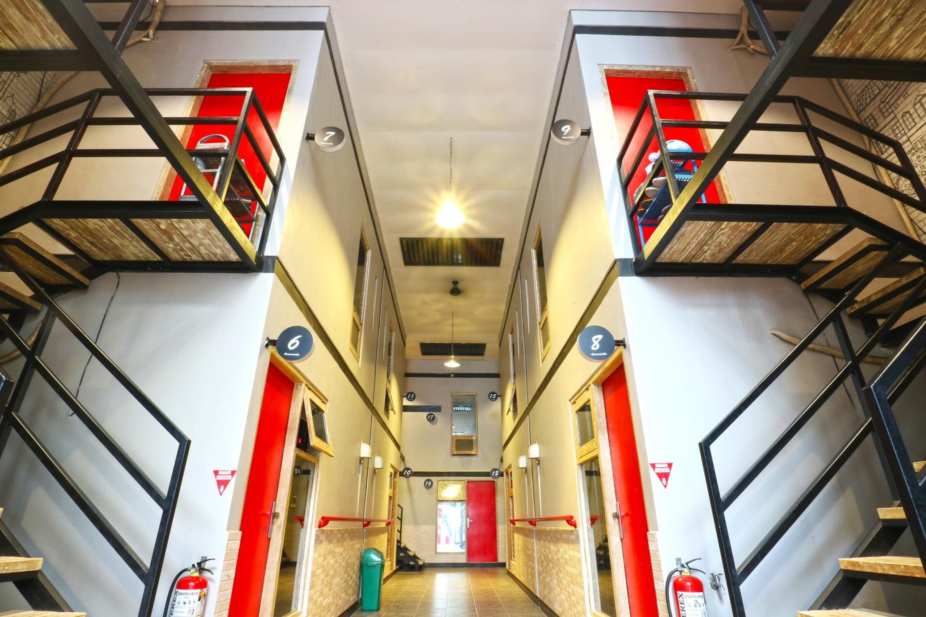 Kamariska Hostel