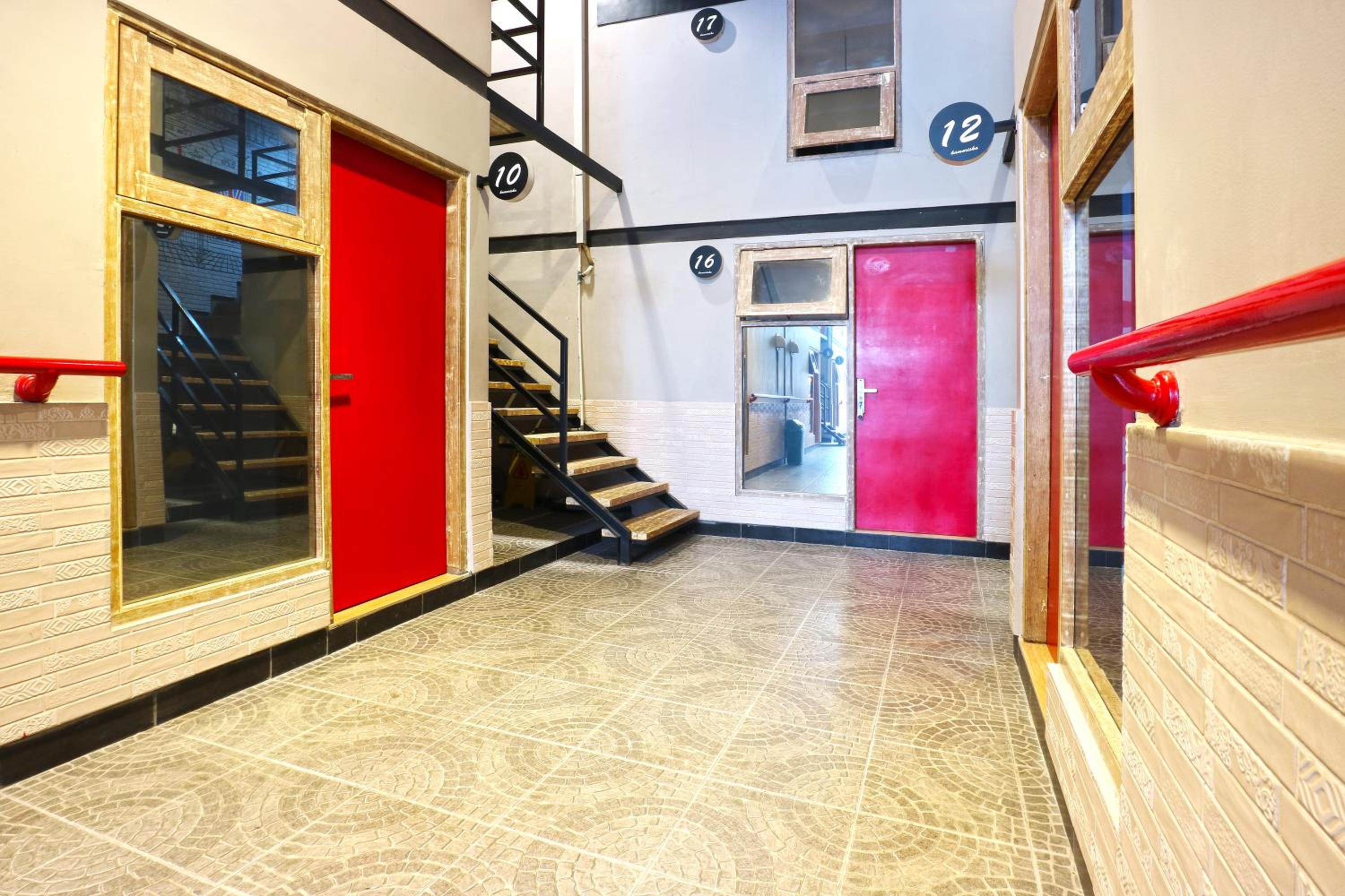 Kamariska Hostel