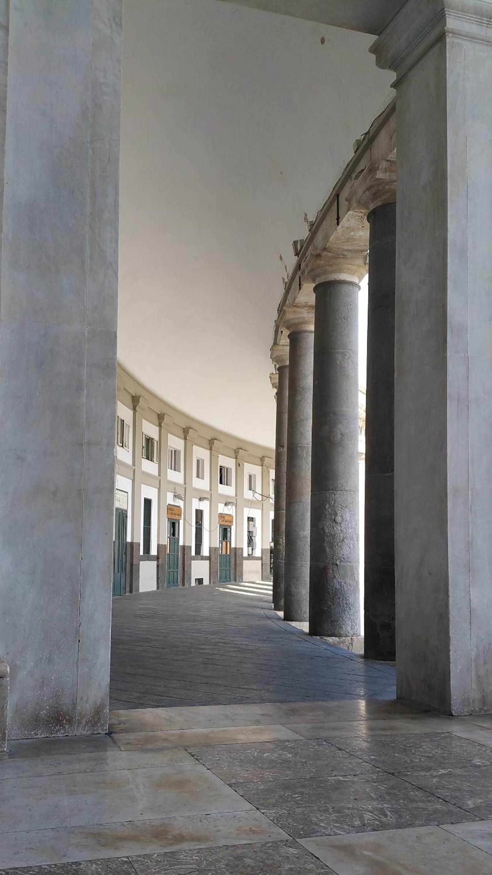 Centro Storico - Fermata MONTESANTO en Naples