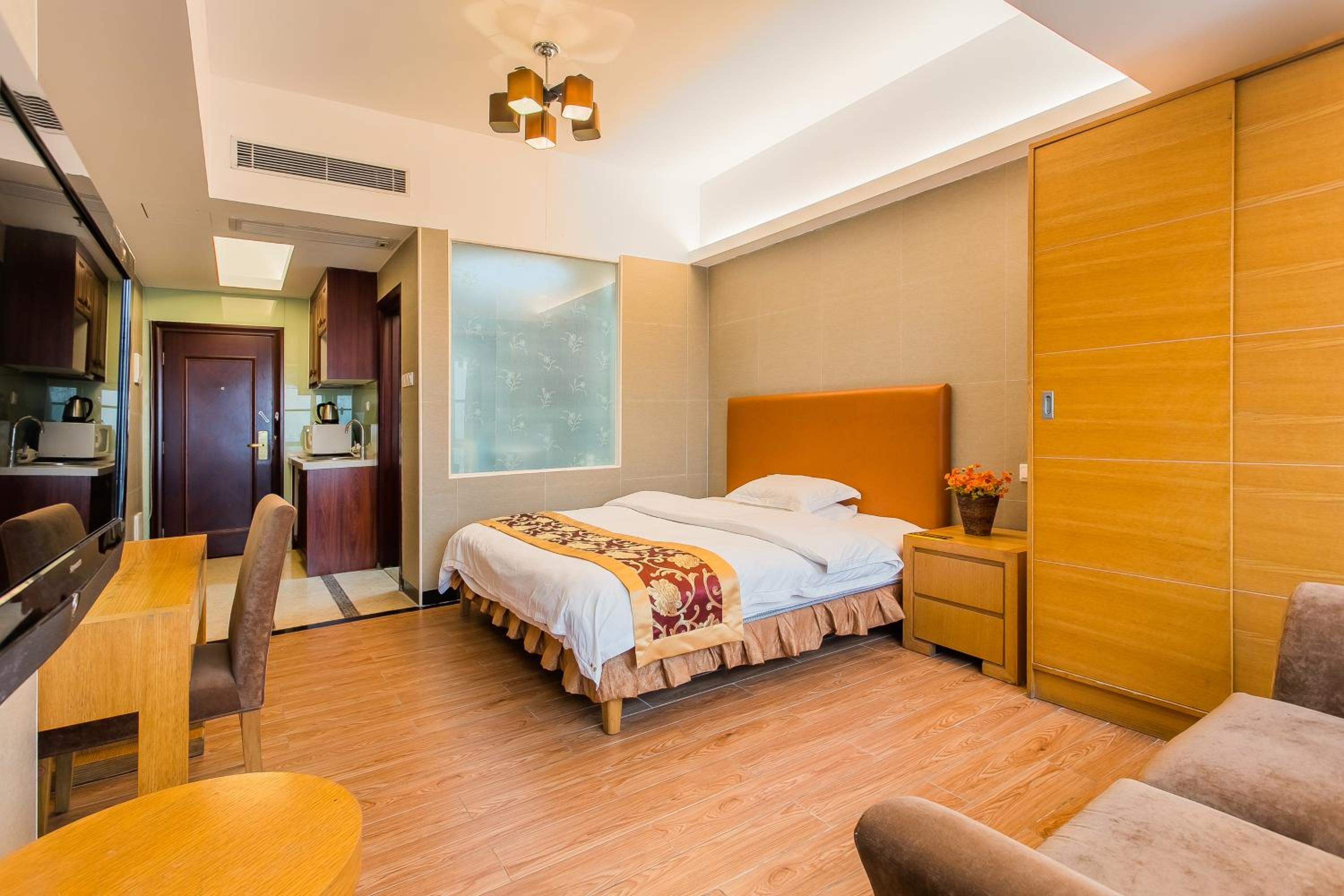 Grand Continental Apartment