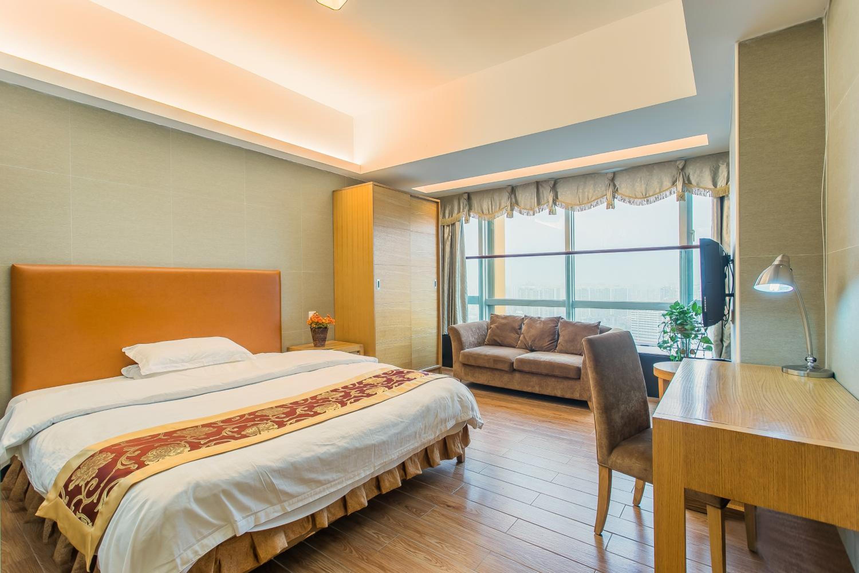 Grand Continental Apartment