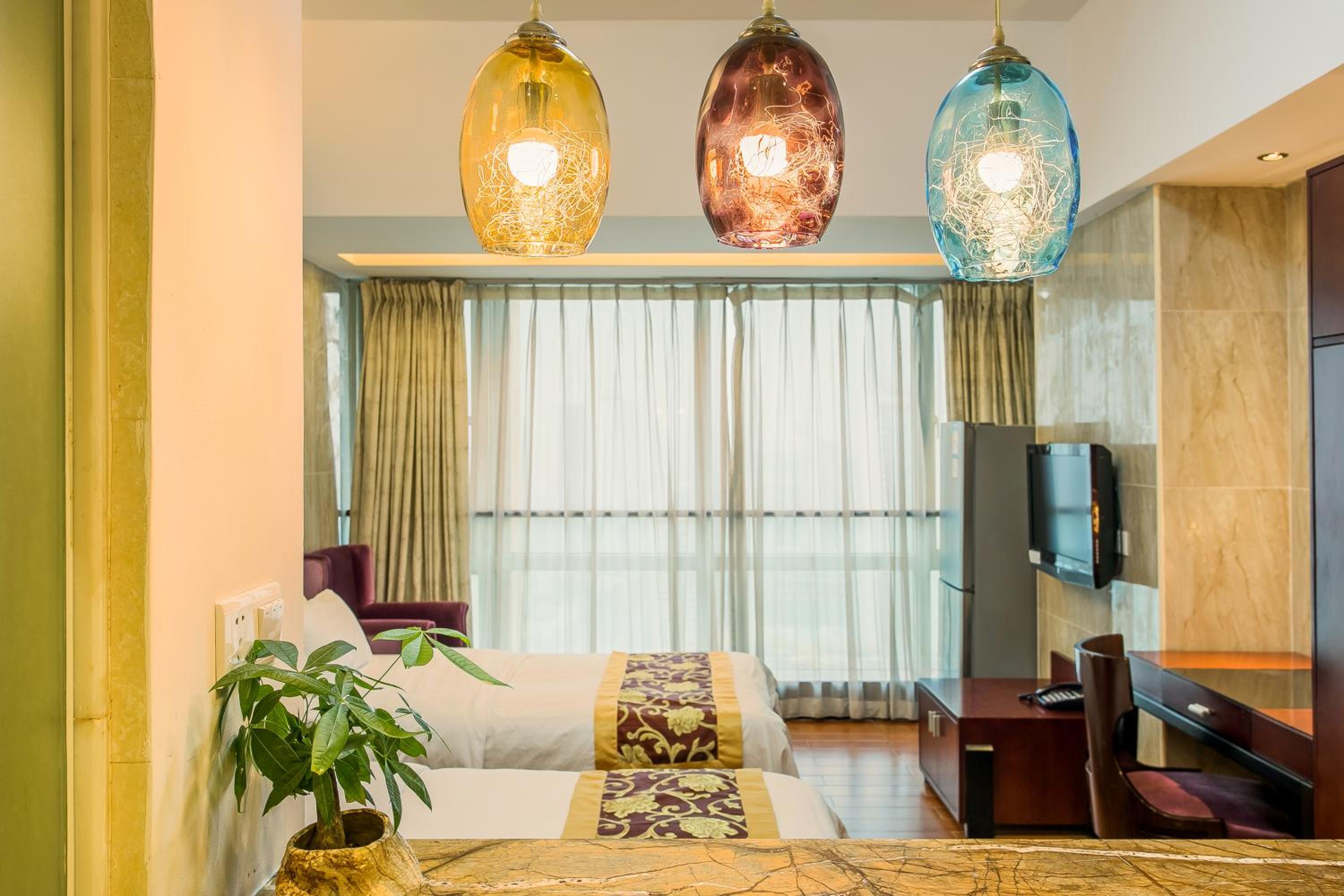 Grand Continental Apartment