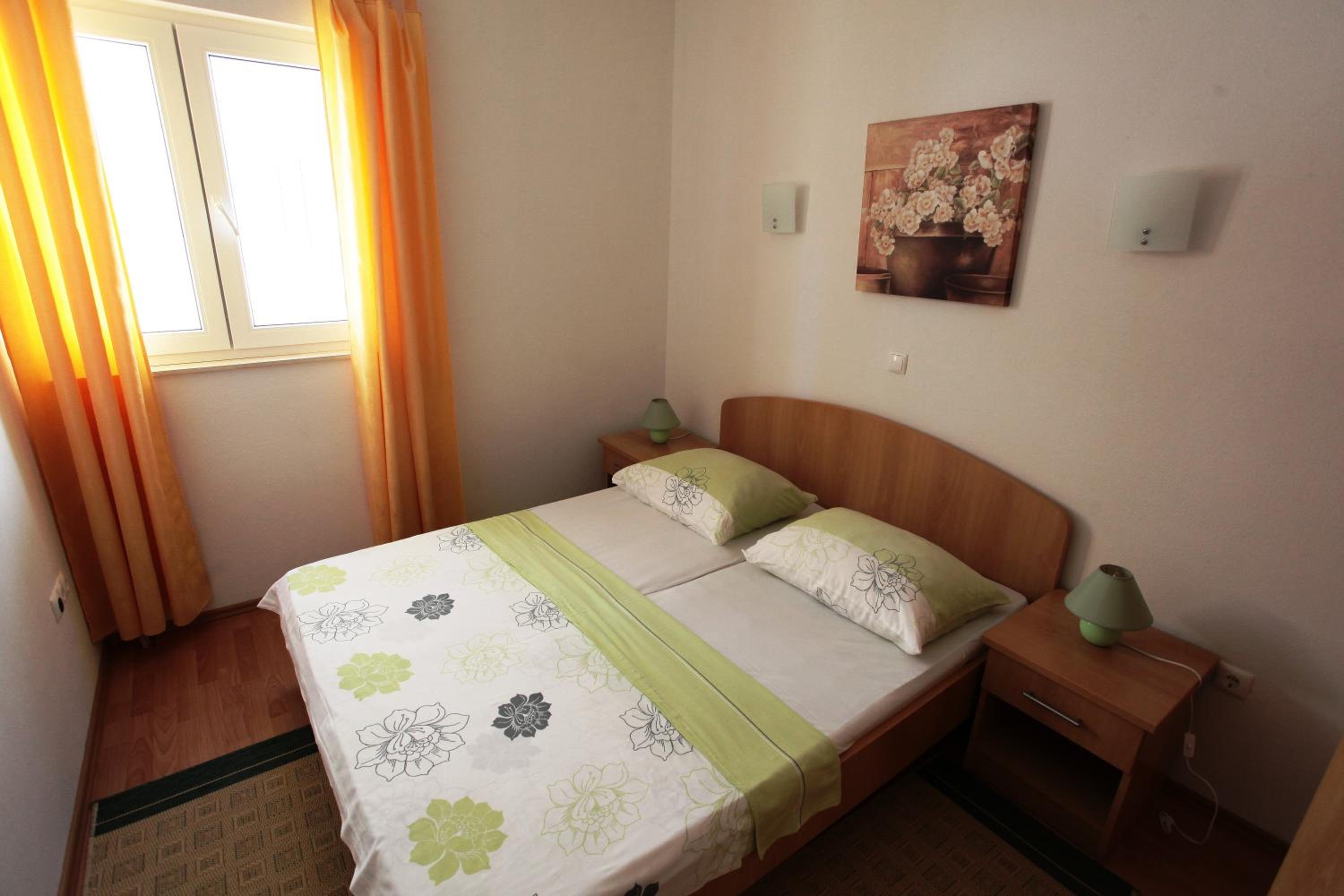 Apartments Akmadzic