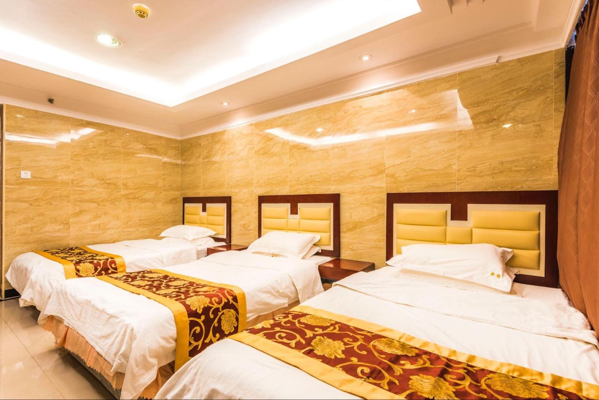 Grand Continental Apartment