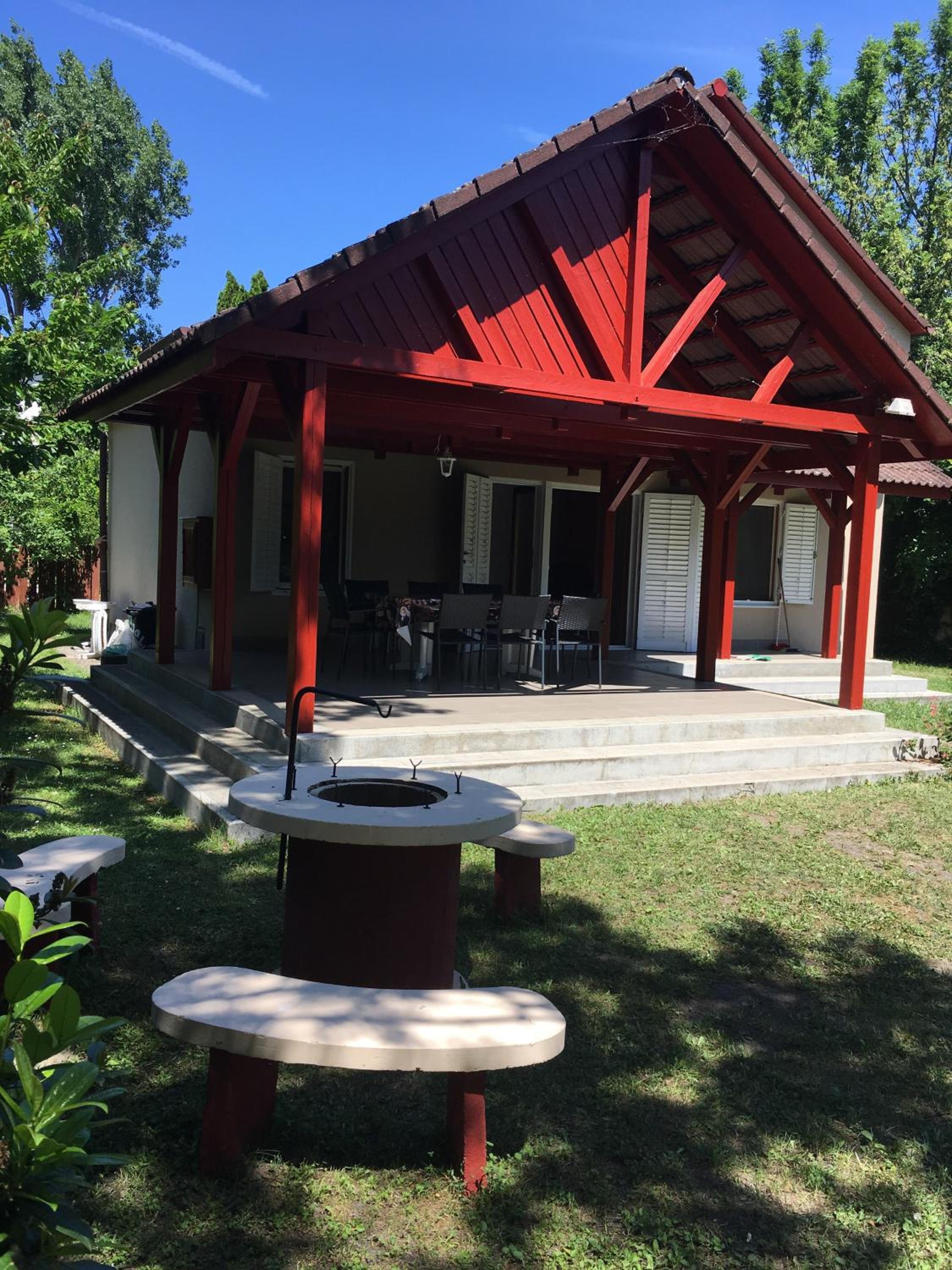 Tieffapartmanház Balatonszárszó