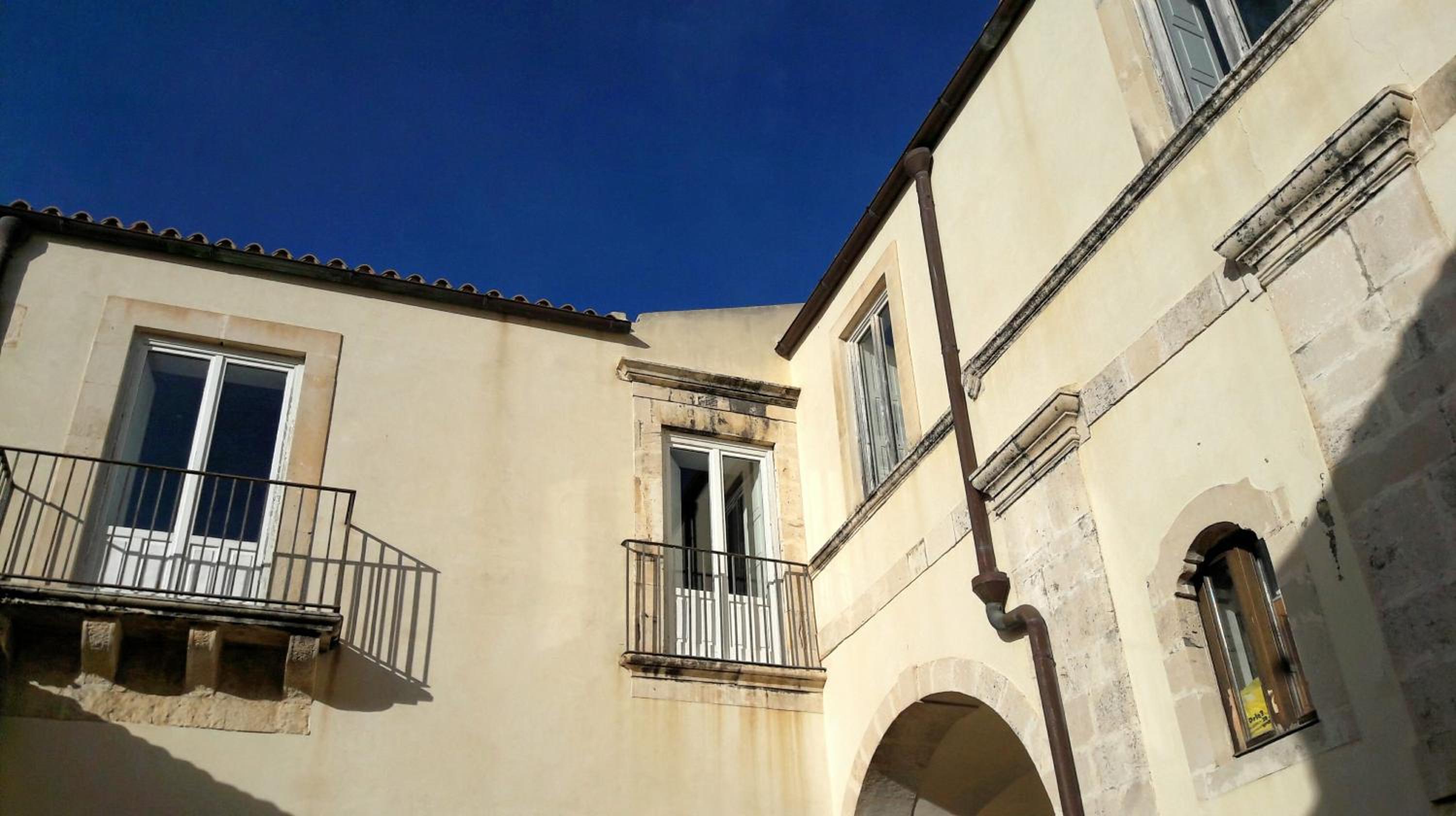 Incantevole appartamento in palazzo storico Ortigia