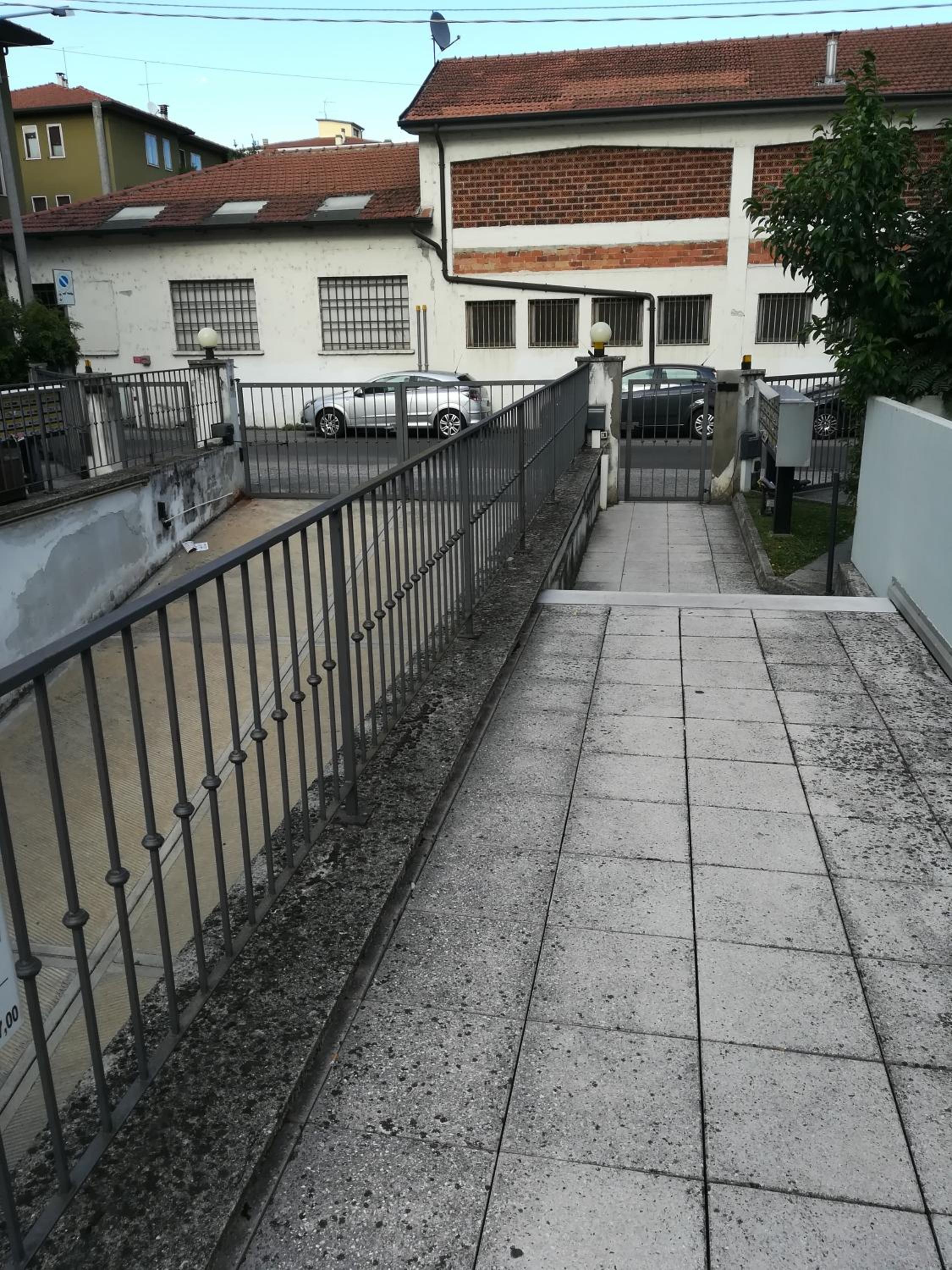 Yellow house view 2