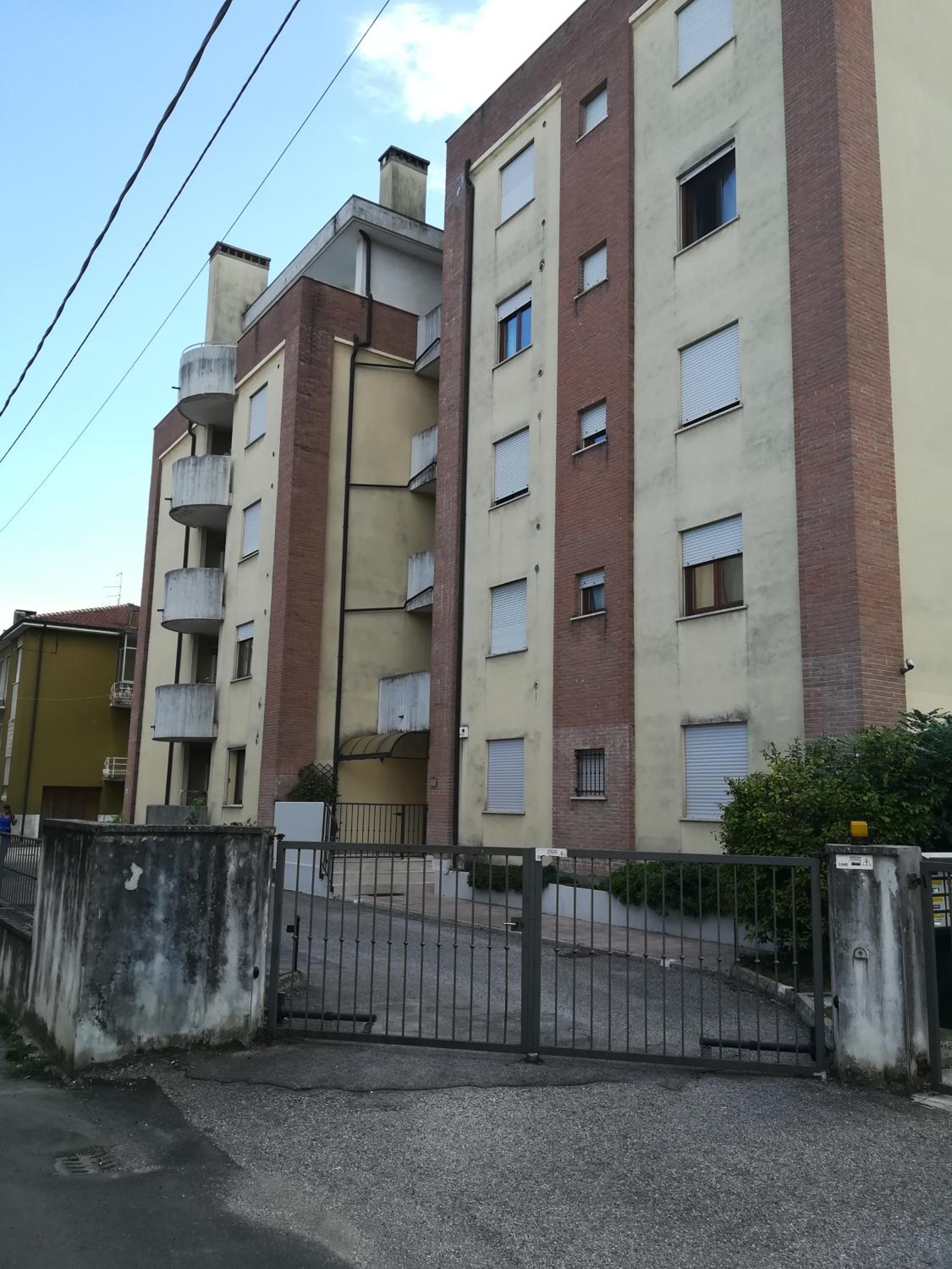 Yellow house view 3