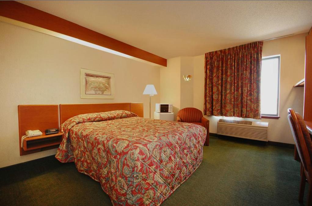 Syracuse Inn and Suites - Property Image 24