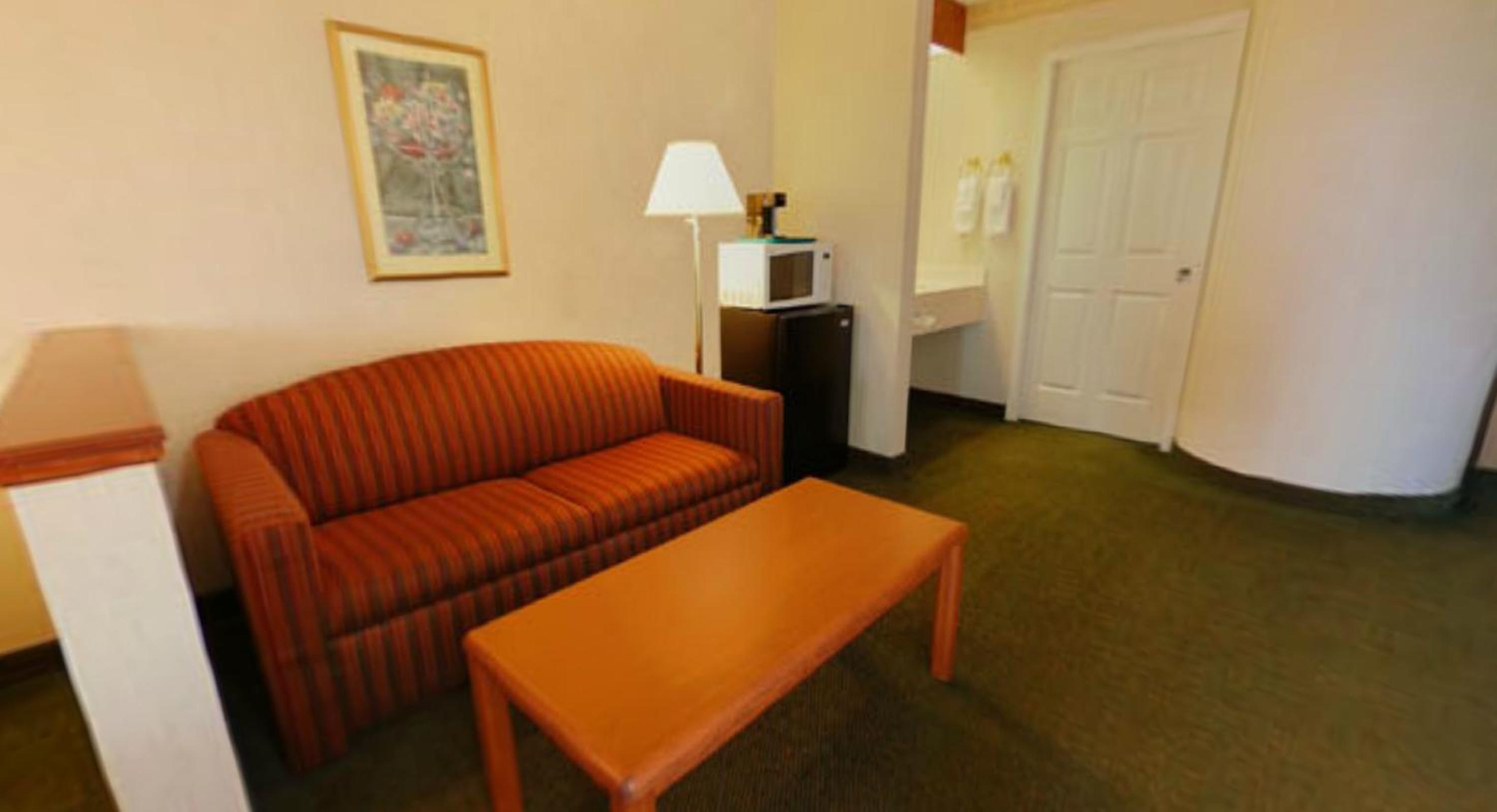 Syracuse Inn and Suites - Property Image 14