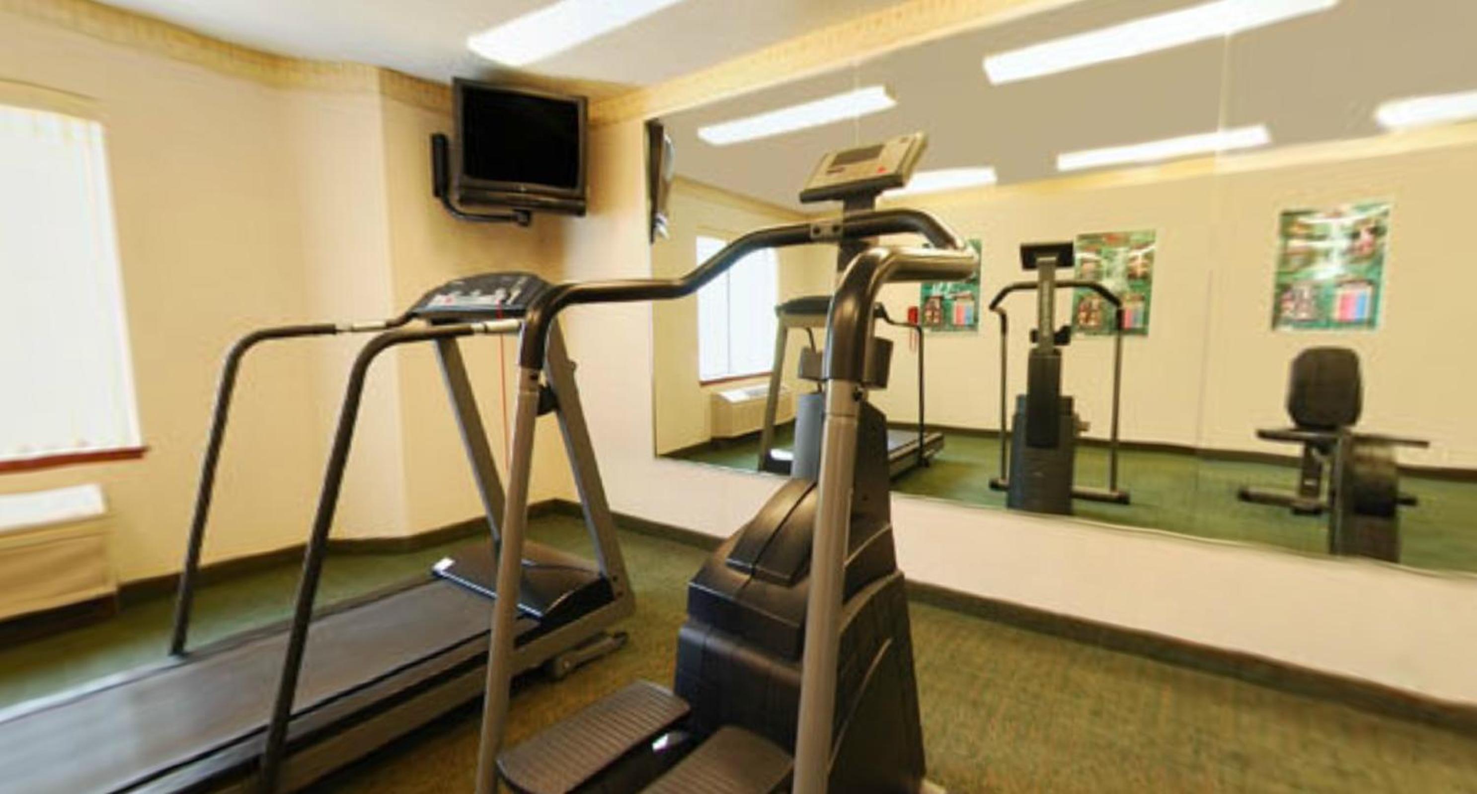 Syracuse Inn and Suites - Property Image 12