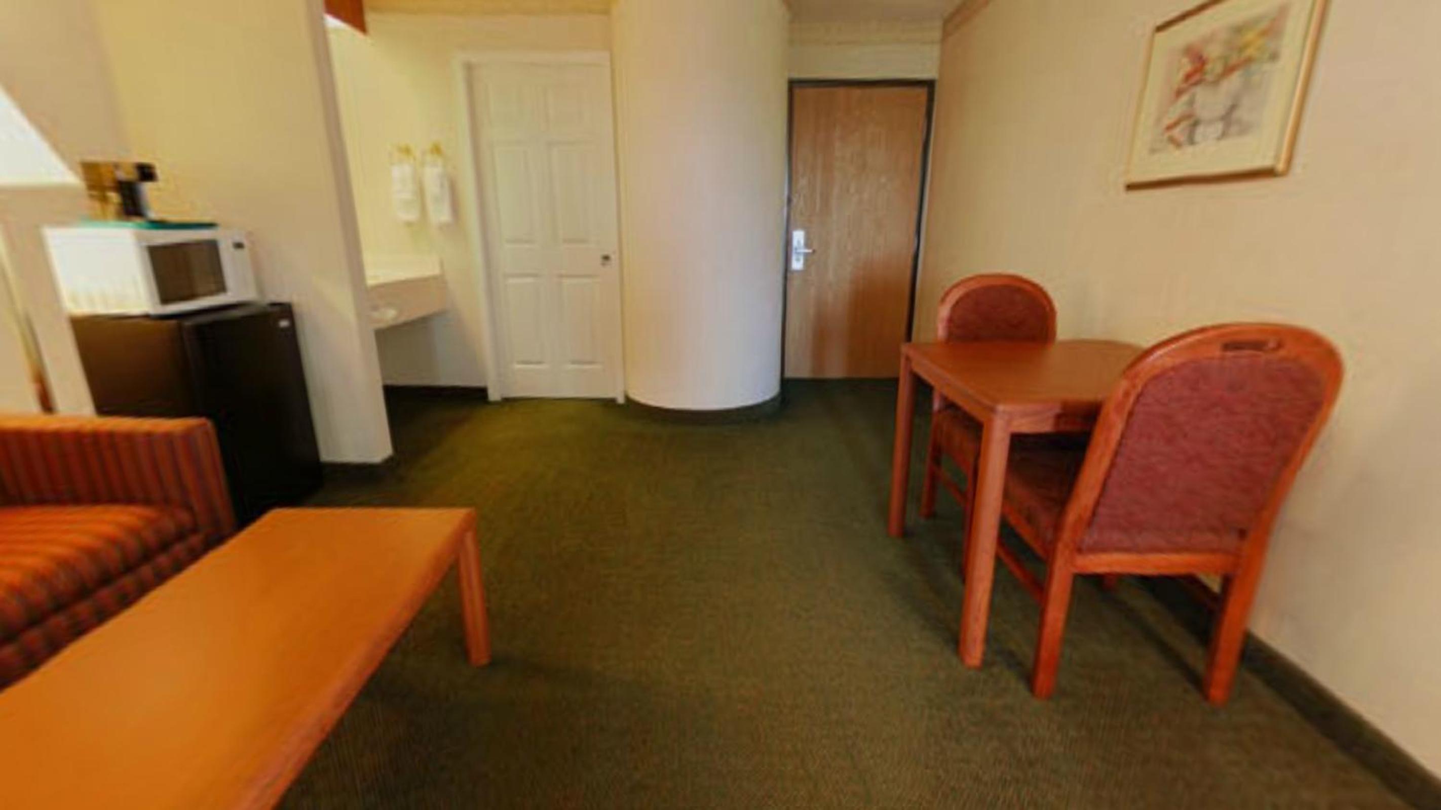 Syracuse Inn and Suites - Property Image 19