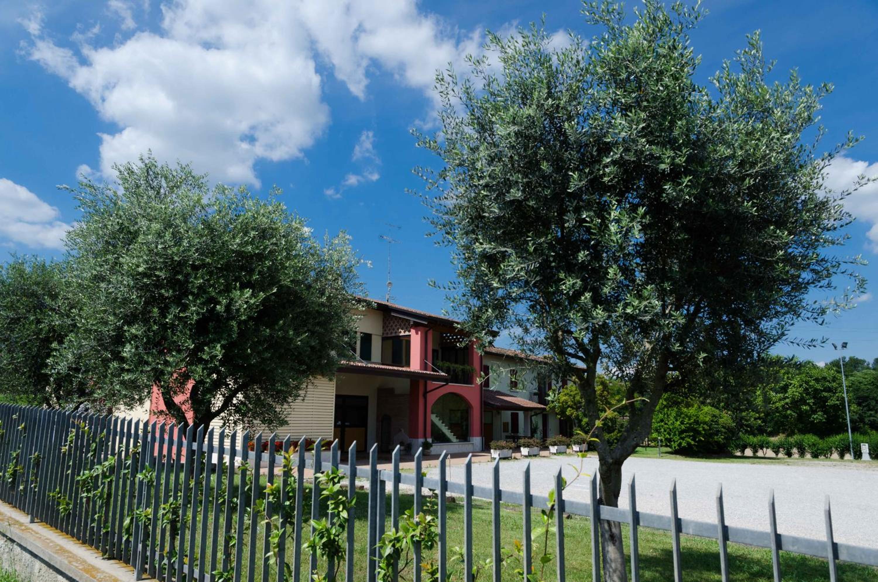 Hotel Agriturismo Corte Ambrosio - Image 1